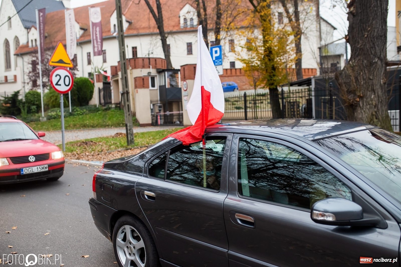 Zdjęcie w galerii na portalu naszraciborz.pl: Spontaniczny przejazd patriotyczny na Święto Niepodległości wiadomości z regionu