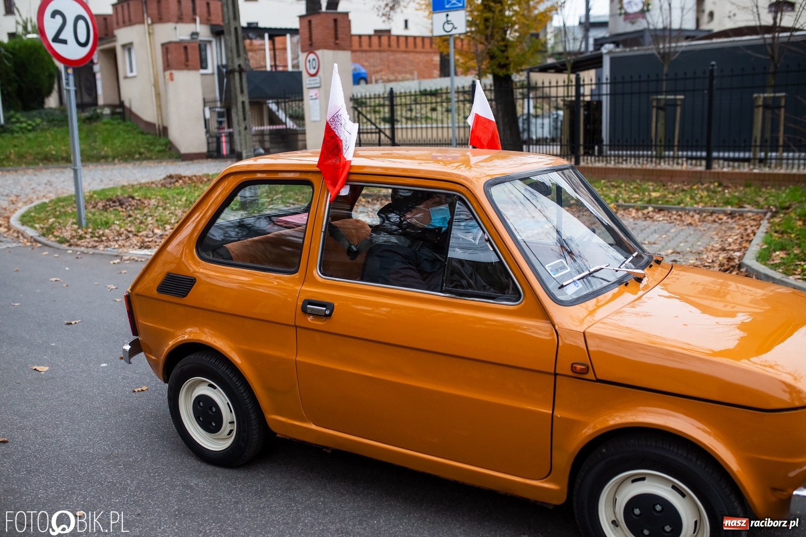 Zdjęcie w galerii na portalu naszraciborz.pl: Spontaniczny przejazd patriotyczny na Święto Niepodległości wiadomości z regionu