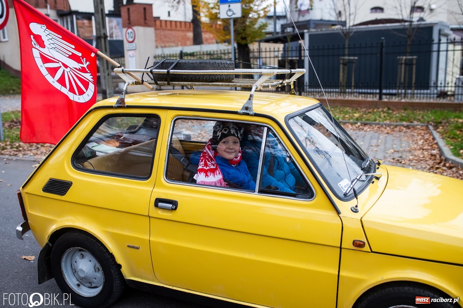 Zdjęcie w galerii na portalu naszraciborz.pl: Spontaniczny przejazd patriotyczny na Święto Niepodległości wiadomości z regionu