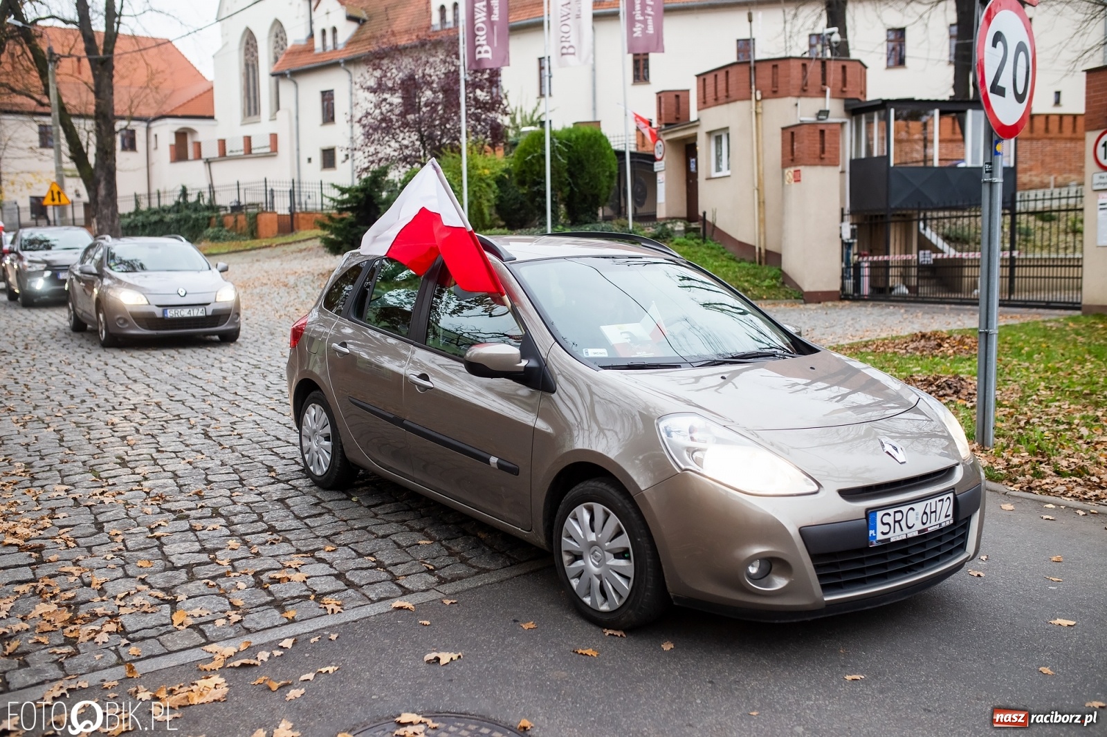 Zdjęcie w galerii na portalu naszraciborz.pl: Spontaniczny przejazd patriotyczny na Święto Niepodległości wiadomości z regionu