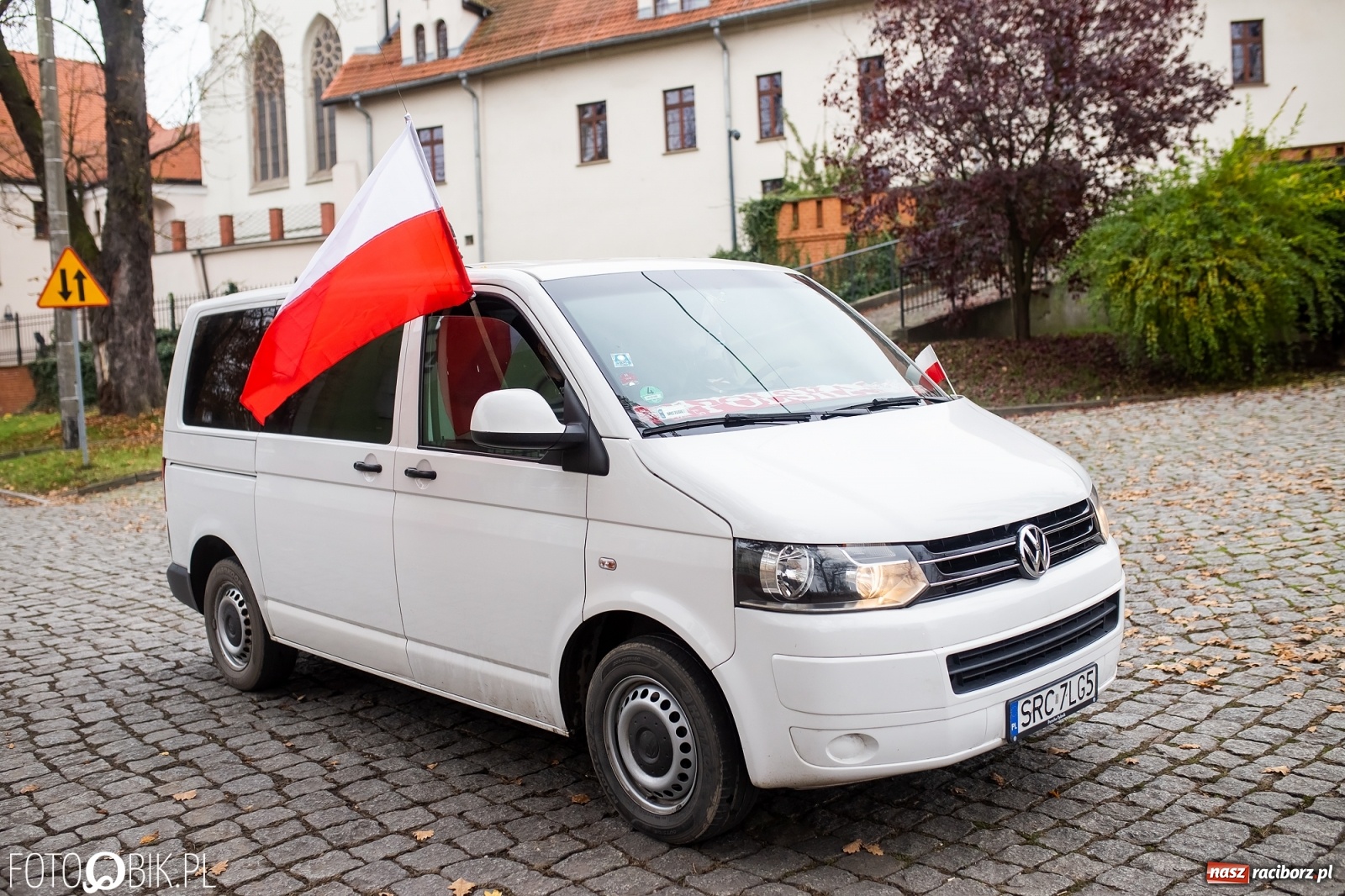 Zdjęcie w galerii na portalu naszraciborz.pl: Spontaniczny przejazd patriotyczny na Święto Niepodległości wiadomości z regionu