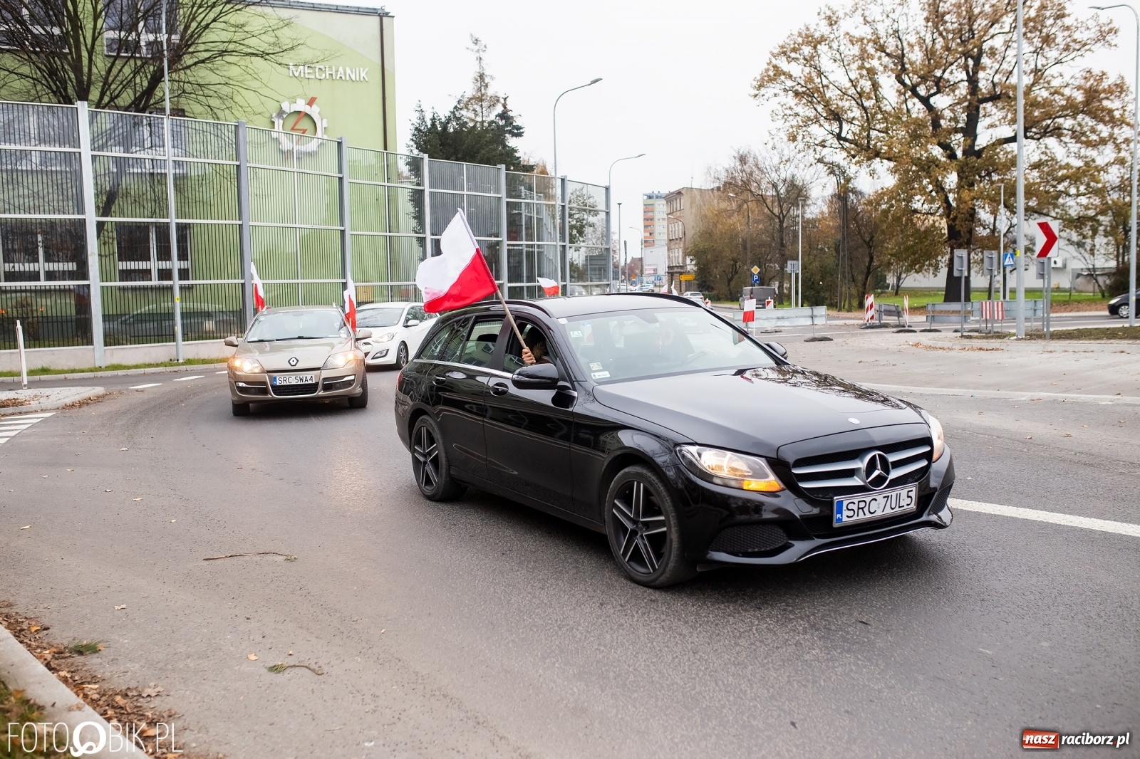 Zdjęcie w galerii na portalu naszraciborz.pl: Spontaniczny przejazd patriotyczny na Święto Niepodległości wiadomości z regionu