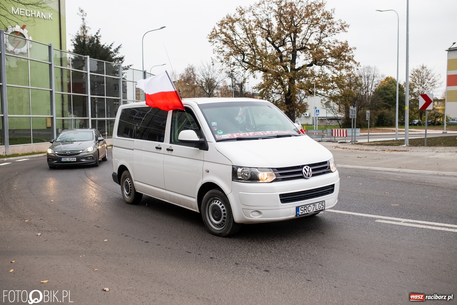 Zdjęcie w galerii na portalu naszraciborz.pl: Spontaniczny przejazd patriotyczny na Święto Niepodległości wiadomości z regionu