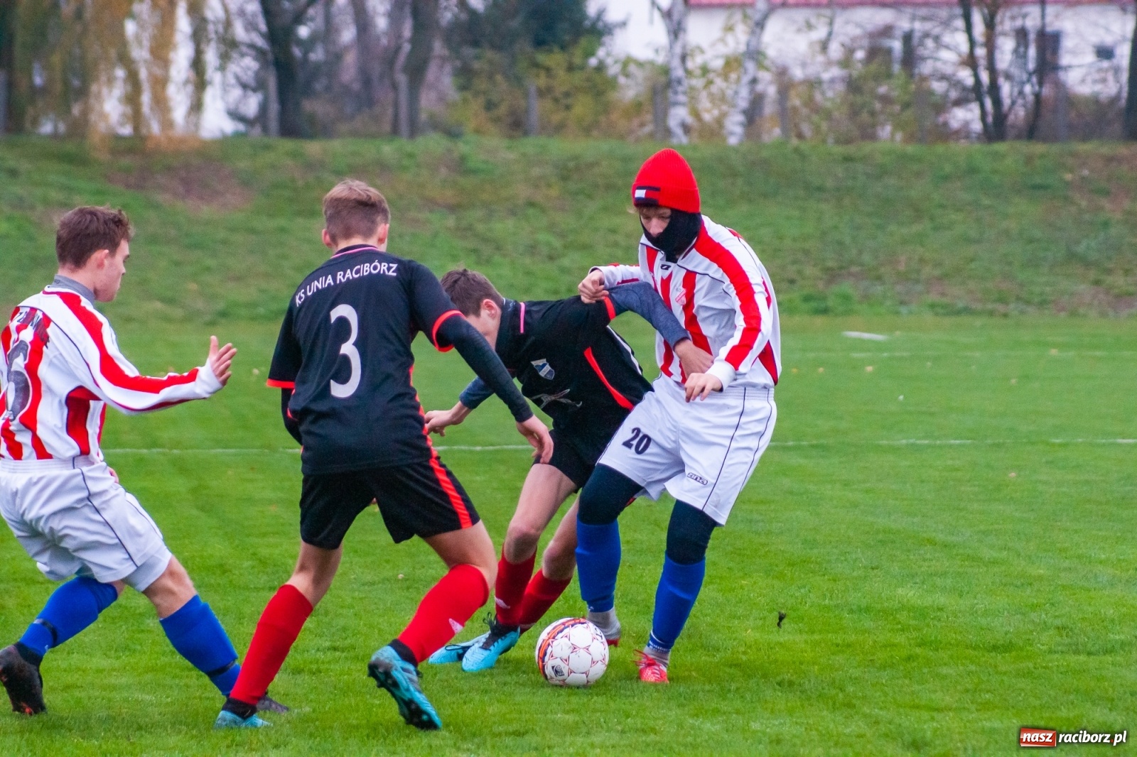 Zdjęcie w galerii na portalu naszraciborz.pl: Juniorzy starsi. Nieudana pogoń Gołkowic [FOTO i WIDEO] wiadomości z regionu