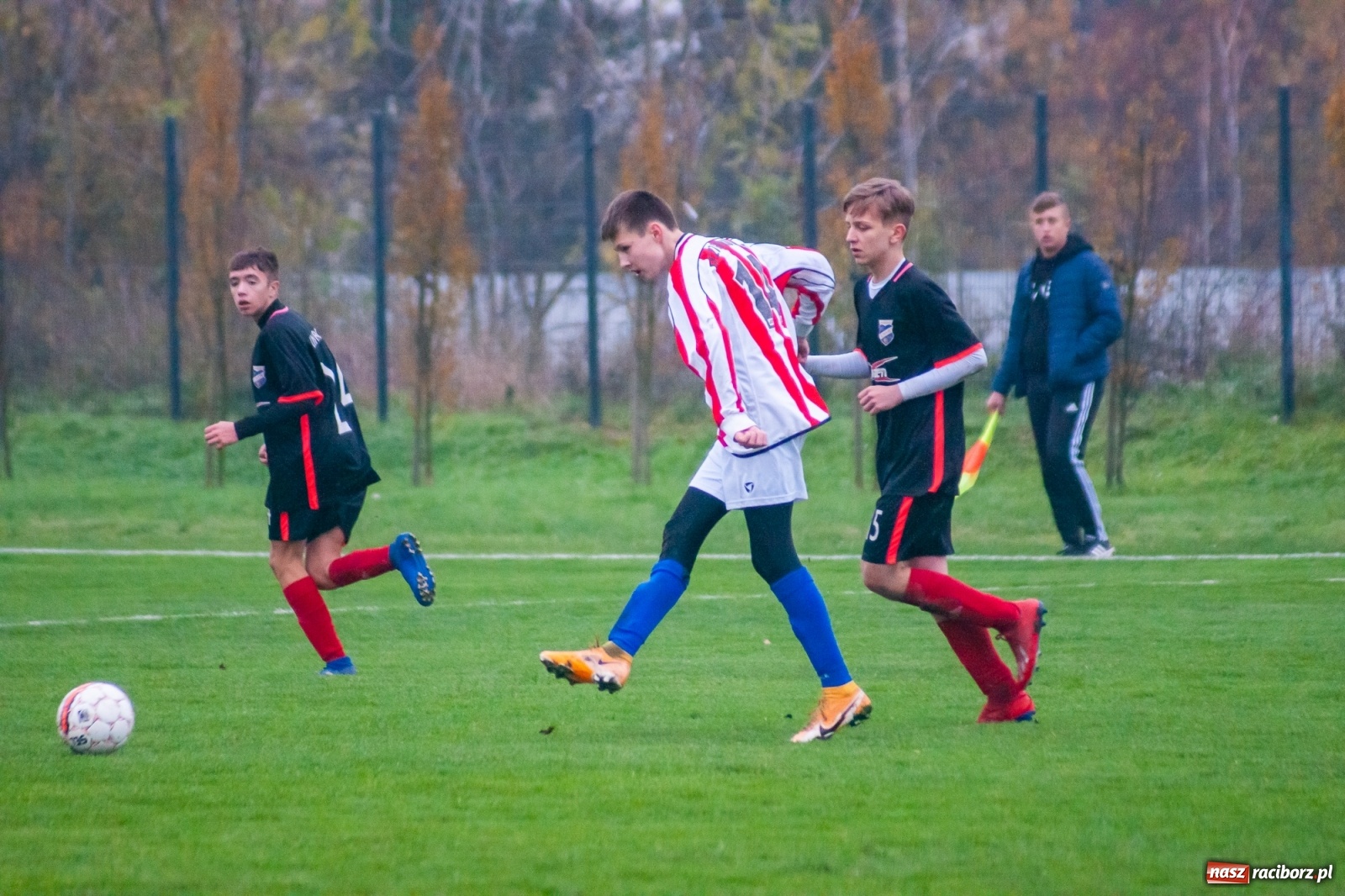 Zdjęcie w galerii na portalu naszraciborz.pl: Juniorzy starsi. Nieudana pogoń Gołkowic [FOTO i WIDEO] wiadomości z regionu