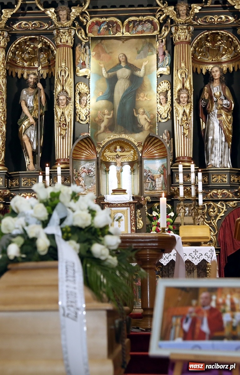 Zdjęcie w galerii na portalu naszraciborz.pl: Racibórz pożegnał ks. Krzysztofa Niebudka  wiadomości z regionu