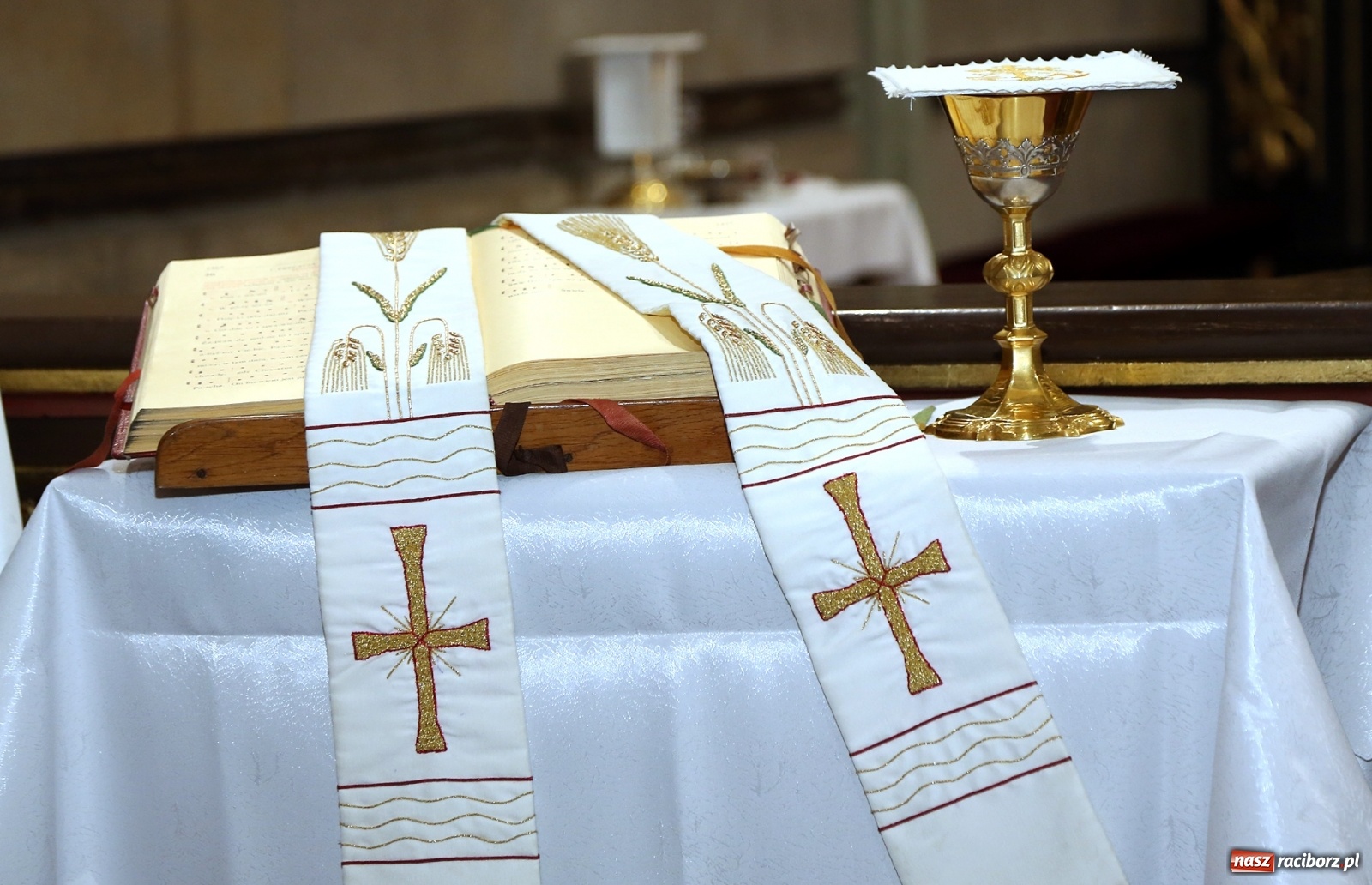 Zdjęcie w galerii na portalu naszraciborz.pl: Racibórz pożegnał ks. Krzysztofa Niebudka  wiadomości z regionu