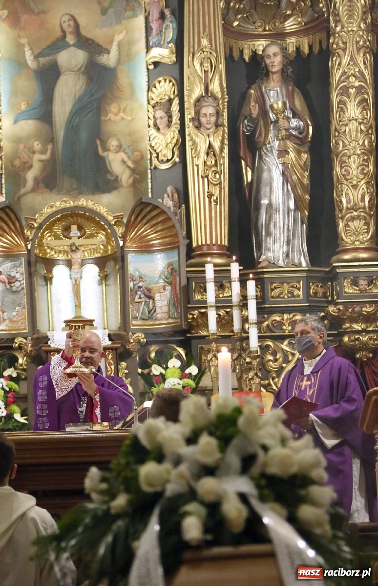 Zdjęcie w galerii na portalu naszraciborz.pl: Racibórz pożegnał ks. Krzysztofa Niebudka  wiadomości z regionu