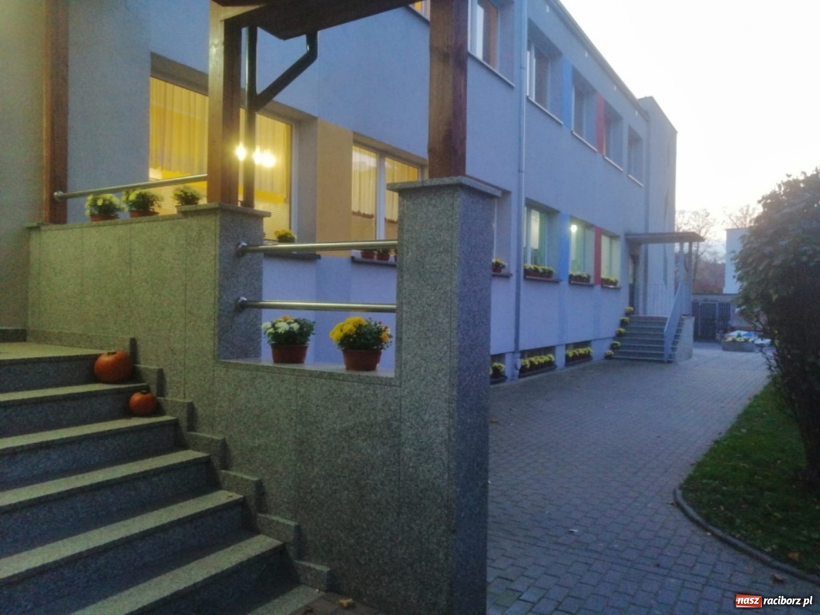 Zdjęcie w galerii na portalu naszraciborz.pl: Prosto z powiatu. Inwestycje, konsultacje i chryzantemy  wiadomości z regionu