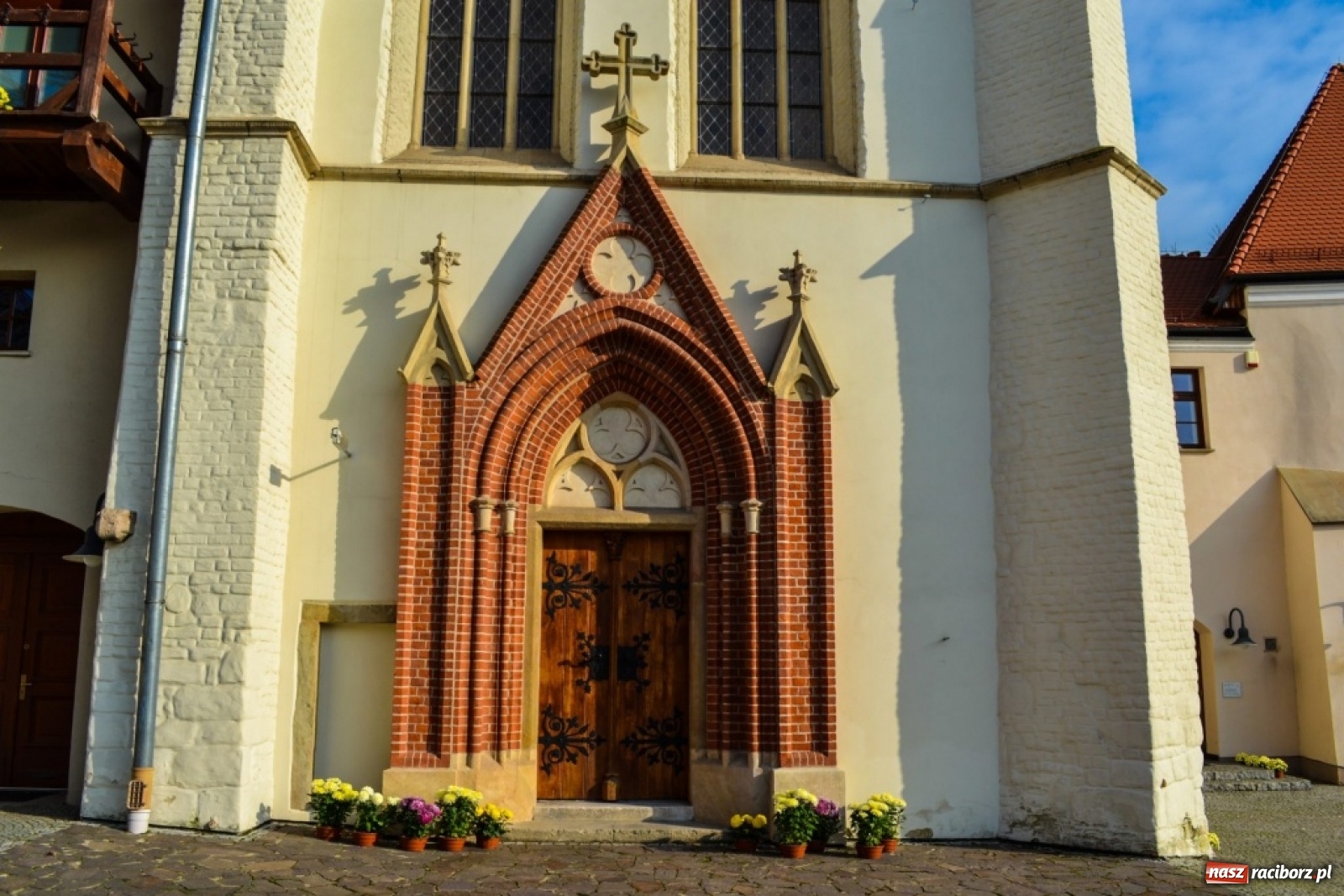 Zdjęcie w galerii na portalu naszraciborz.pl: Prosto z powiatu. Inwestycje, konsultacje i chryzantemy  wiadomości z regionu