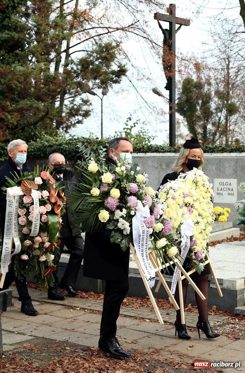 Zdjęcie w galerii na portalu naszraciborz.pl: Dziś pożegnano śp. Mariannę Halinę Korzonek wiadomości z regionu