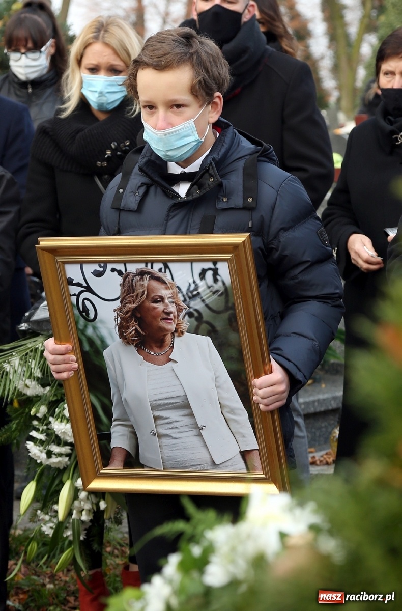 Zdjęcie w galerii na portalu naszraciborz.pl: Dziś pożegnano śp. Mariannę Halinę Korzonek wiadomości z regionu
