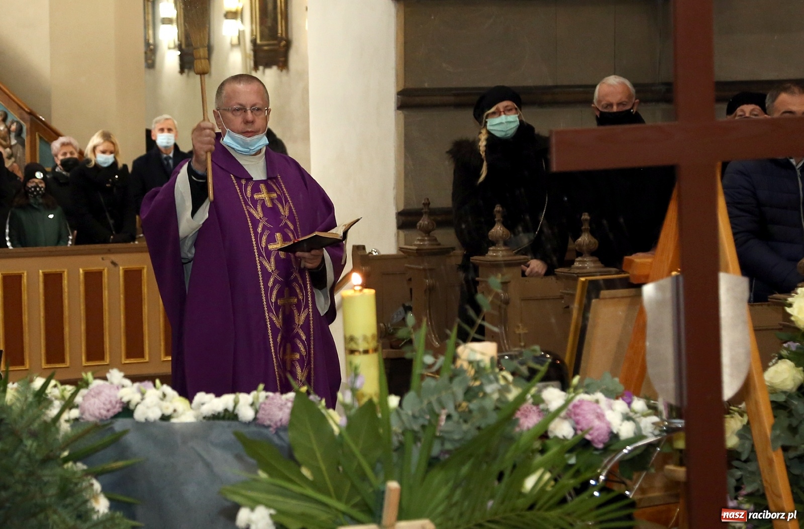 Zdjęcie w galerii na portalu naszraciborz.pl: Dziś pożegnano śp. Mariannę Halinę Korzonek wiadomości z regionu