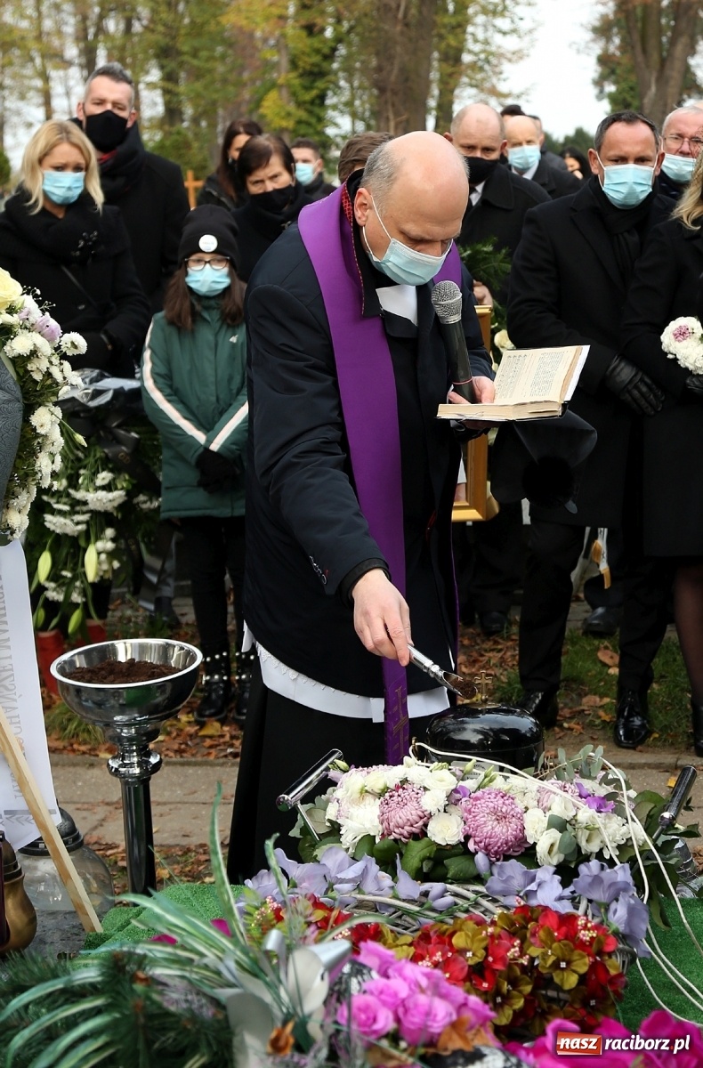 Zdjęcie w galerii na portalu naszraciborz.pl: Dziś pożegnano śp. Mariannę Halinę Korzonek wiadomości z regionu