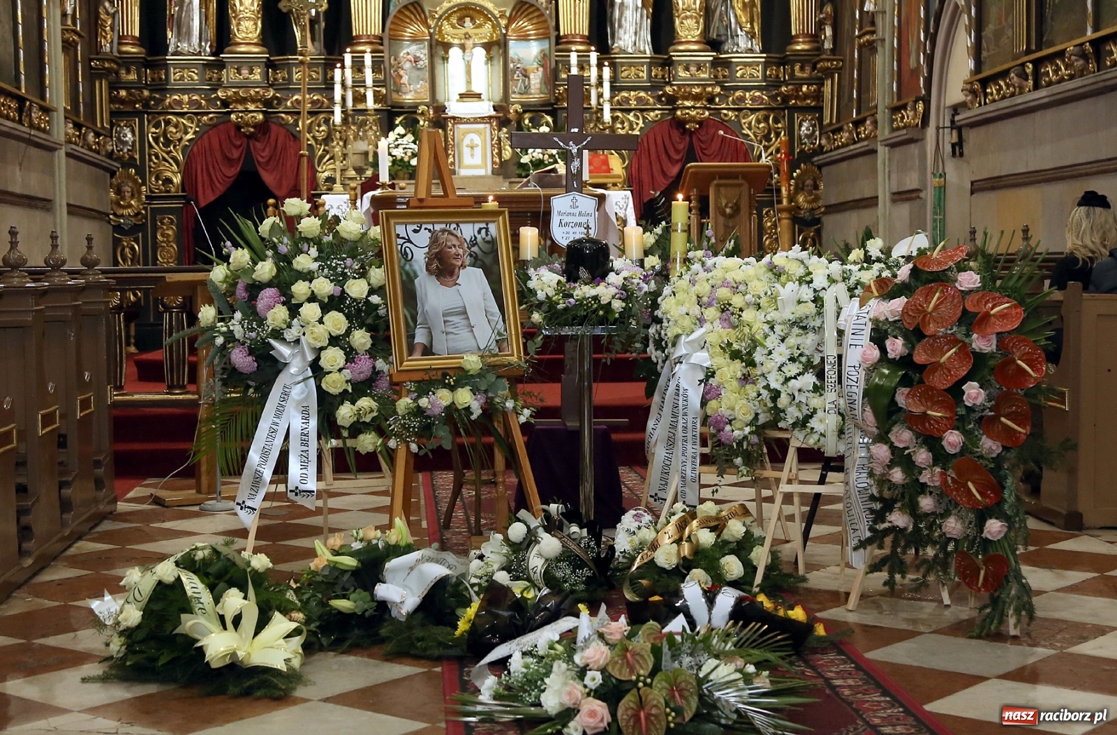 Zdjęcie w galerii na portalu naszraciborz.pl: Dziś pożegnano śp. Mariannę Halinę Korzonek wiadomości z regionu