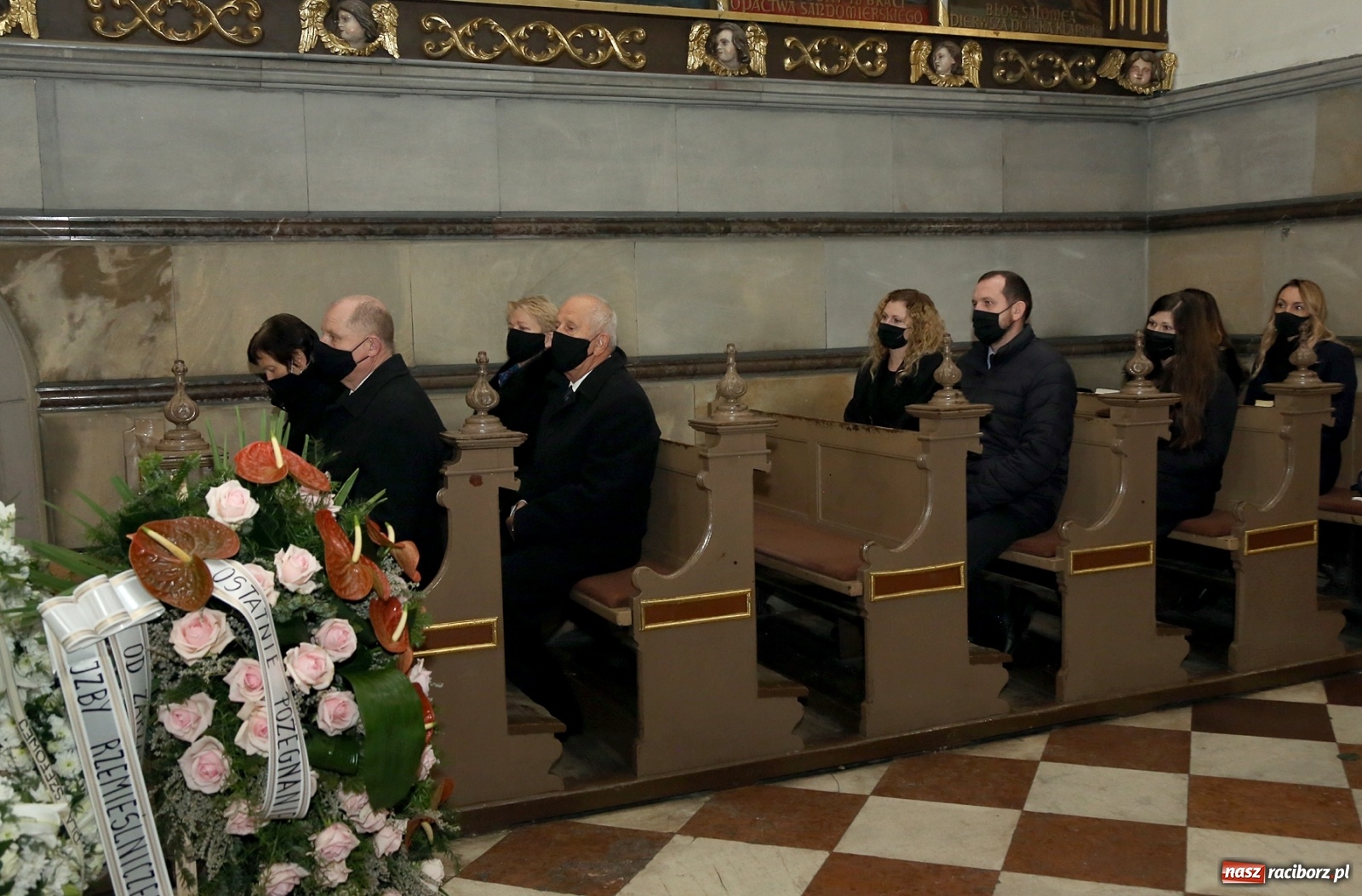 Zdjęcie w galerii na portalu naszraciborz.pl: Dziś pożegnano śp. Mariannę Halinę Korzonek wiadomości z regionu