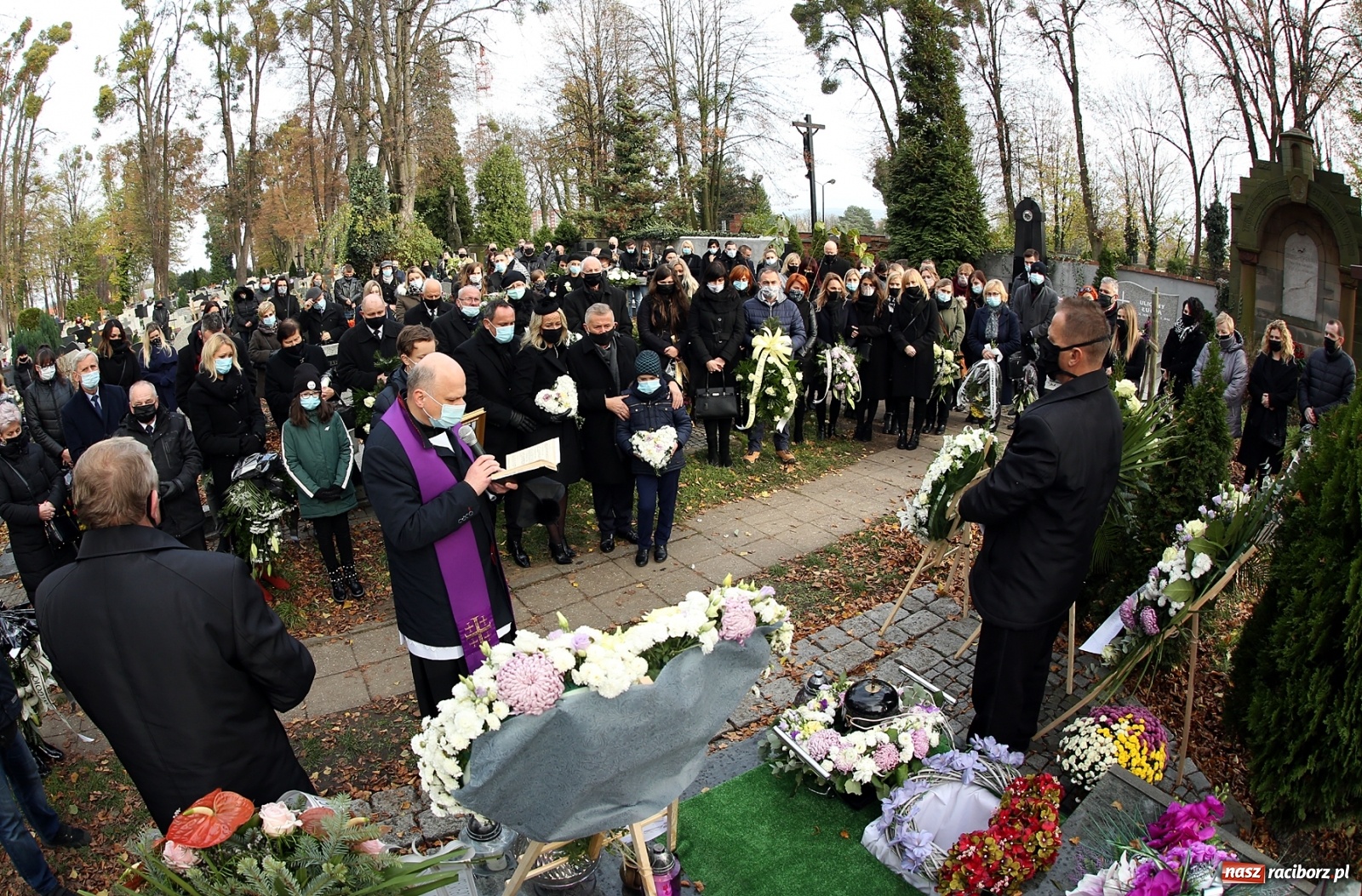 Zdjęcie w galerii na portalu naszraciborz.pl: Dziś pożegnano śp. Mariannę Halinę Korzonek wiadomości z regionu