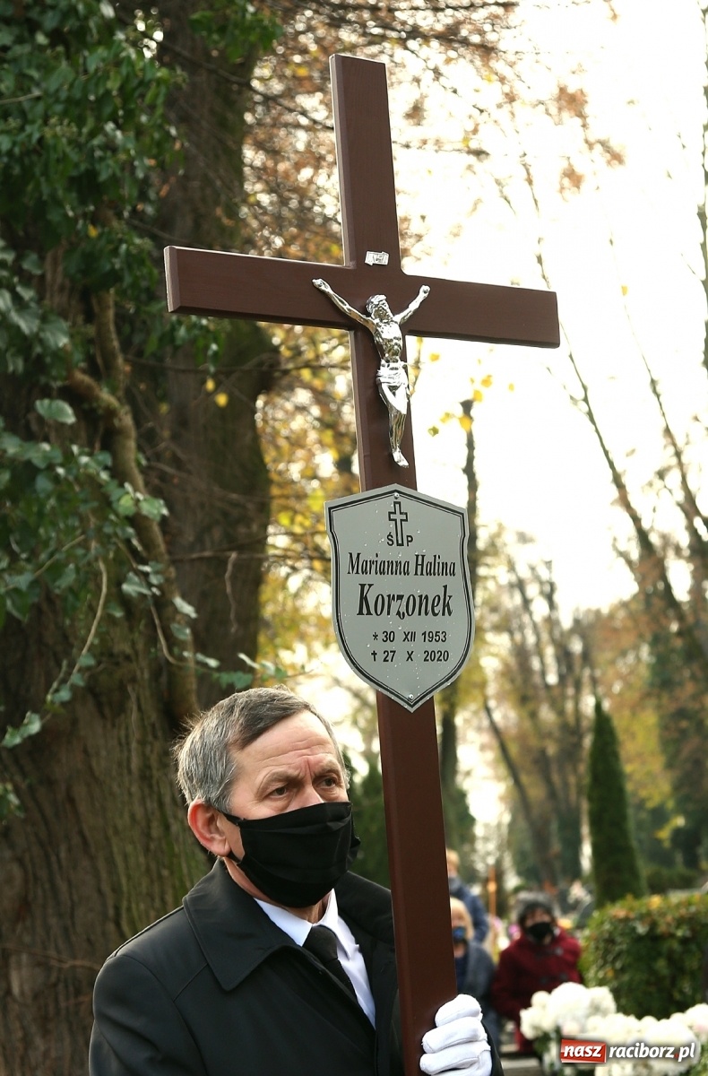 Zdjęcie w galerii na portalu naszraciborz.pl: Dziś pożegnano śp. Mariannę Halinę Korzonek wiadomości z regionu