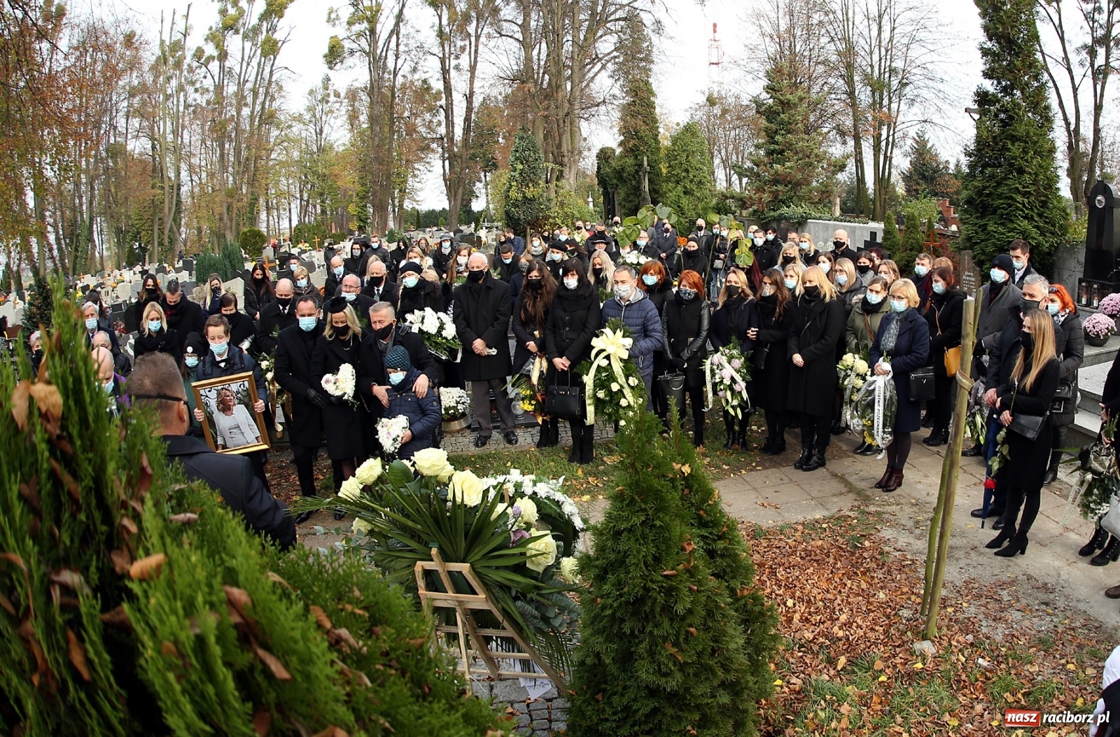 Zdjęcie w galerii na portalu naszraciborz.pl: Dziś pożegnano śp. Mariannę Halinę Korzonek wiadomości z regionu