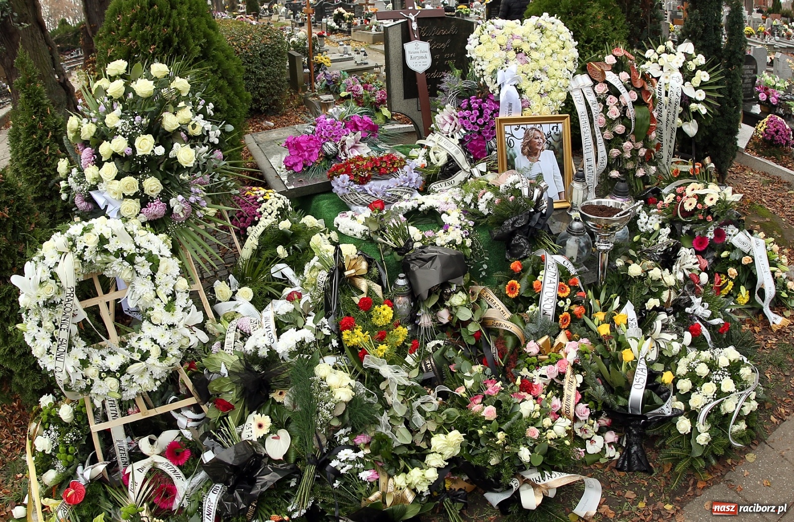 Zdjęcie w galerii na portalu naszraciborz.pl: Dziś pożegnano śp. Mariannę Halinę Korzonek wiadomości z regionu