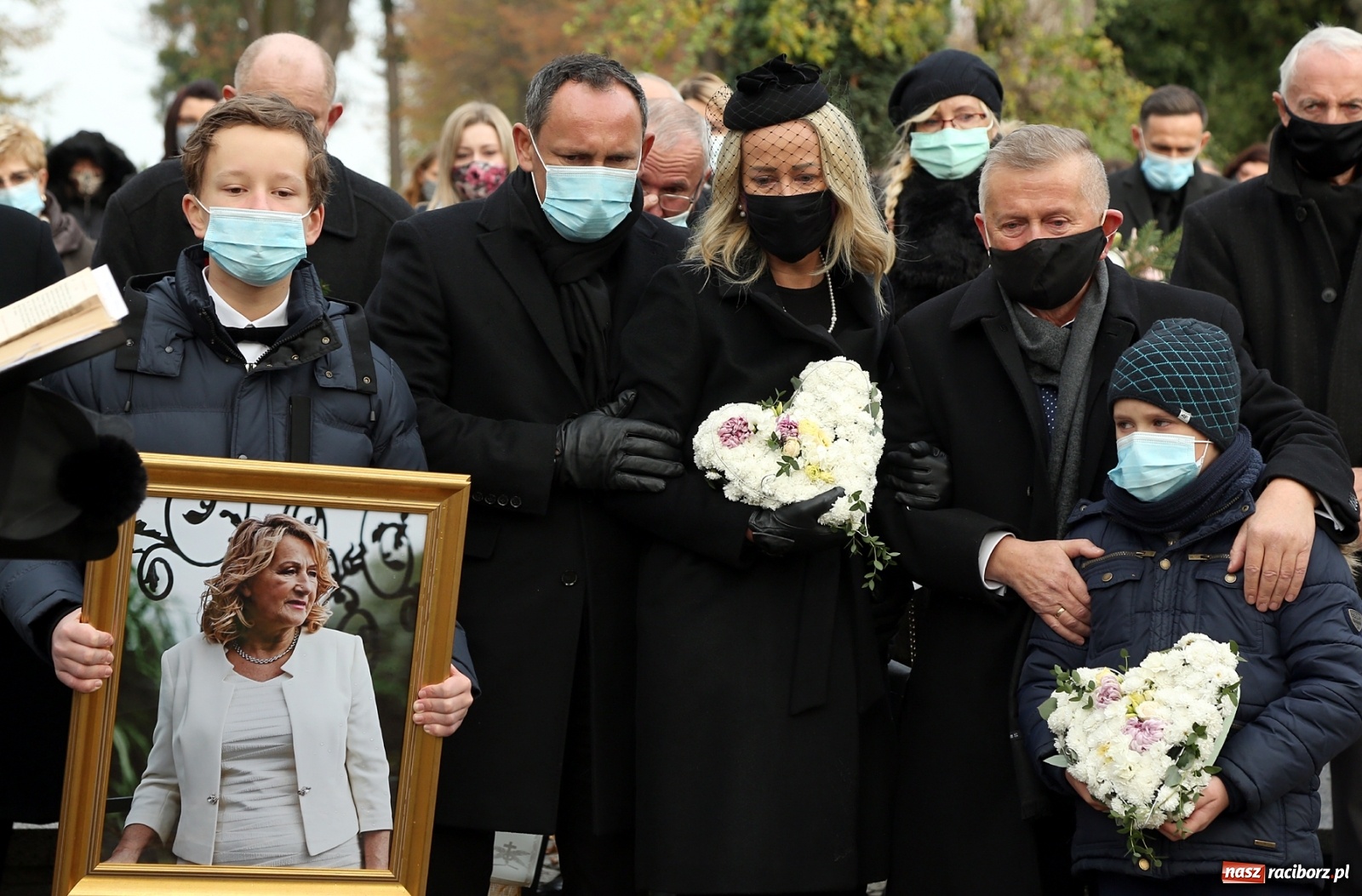 Zdjęcie w galerii na portalu naszraciborz.pl: Dziś pożegnano śp. Mariannę Halinę Korzonek wiadomości z regionu