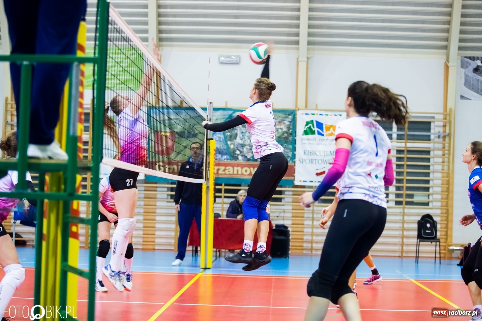 Zdjęcie w galerii na portalu naszraciborz.pl: Siatkarki Krzanowic bez szans w starciu z liderem [FOTO] wiadomości z regionu