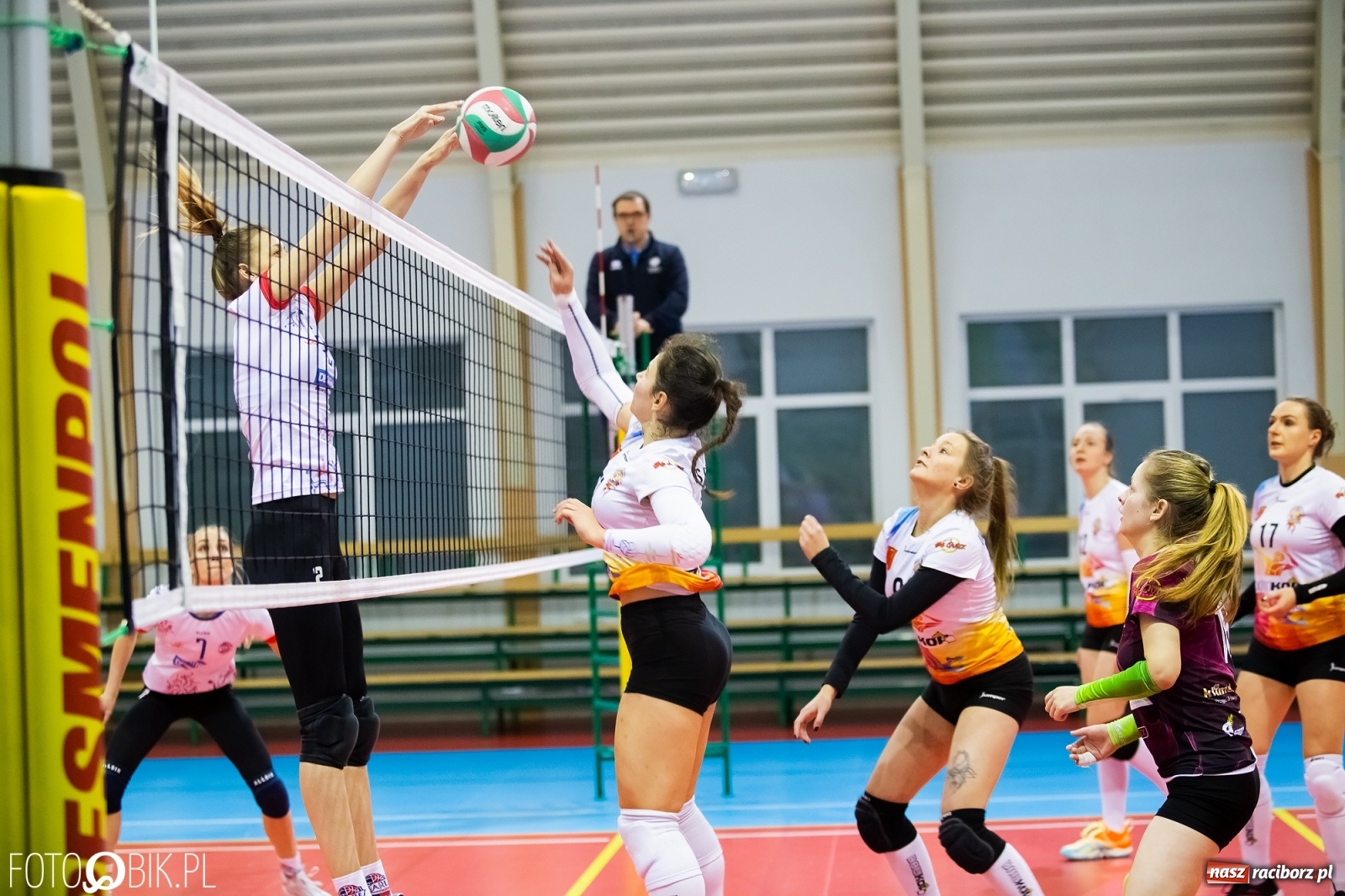 Zdjęcie w galerii na portalu naszraciborz.pl: Siatkarki Krzanowic bez szans w starciu z liderem [FOTO] wiadomości z regionu