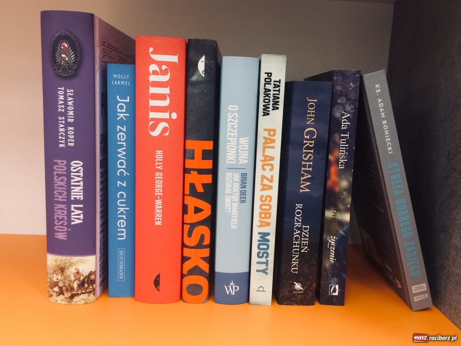 Zdjęcie w galerii na portalu naszraciborz.pl: Raciborska biblioteka pełna nowości wiadomości z regionu