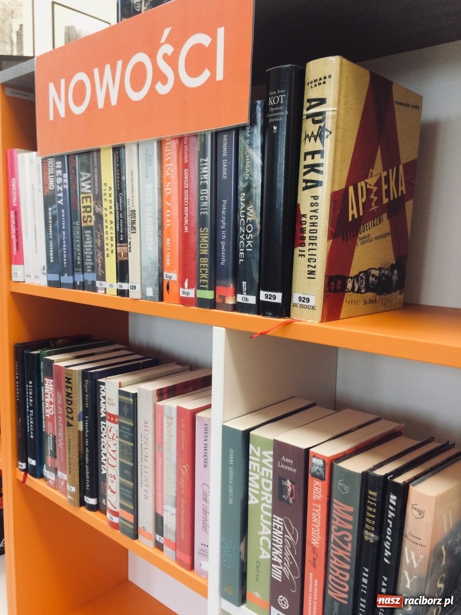 Zdjęcie w galerii na portalu naszraciborz.pl: Raciborska biblioteka pełna nowości wiadomości z regionu