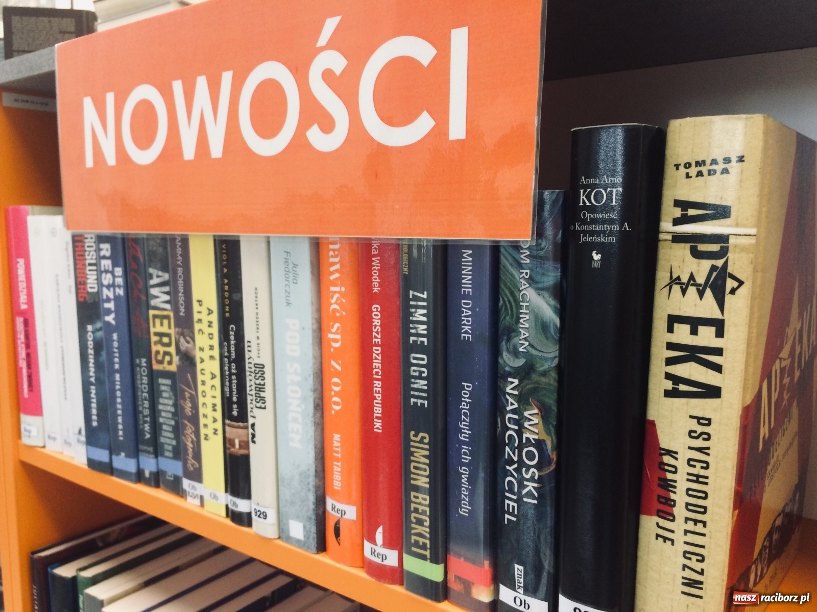 Zdjęcie w galerii na portalu naszraciborz.pl: Raciborska biblioteka pełna nowości wiadomości z regionu