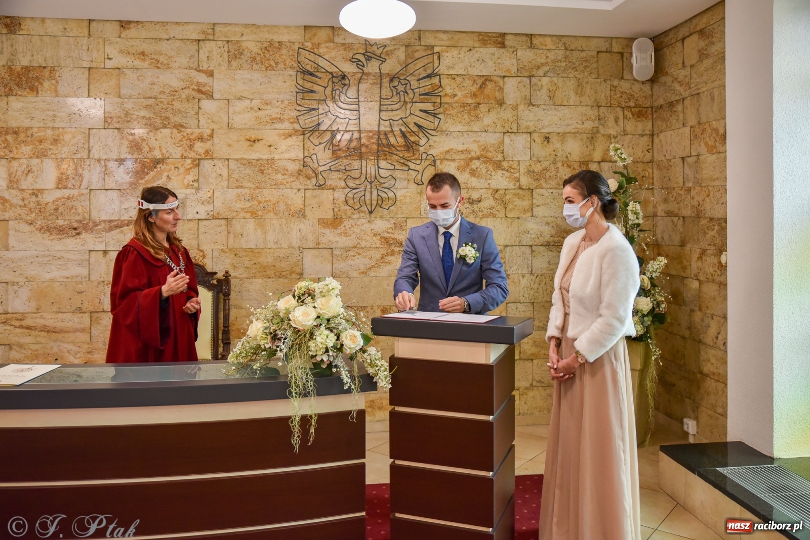 Zdjęcie w galerii na portalu naszraciborz.pl: Źródło zrobiło niespodziankę Karolinie i Tobiaszowi wiadomości z regionu