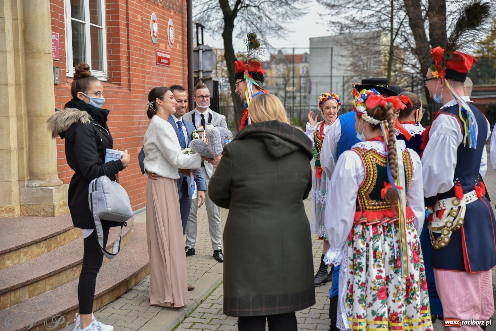 Zdjęcie w galerii na portalu naszraciborz.pl: Źródło zrobiło niespodziankę Karolinie i Tobiaszowi wiadomości z regionu