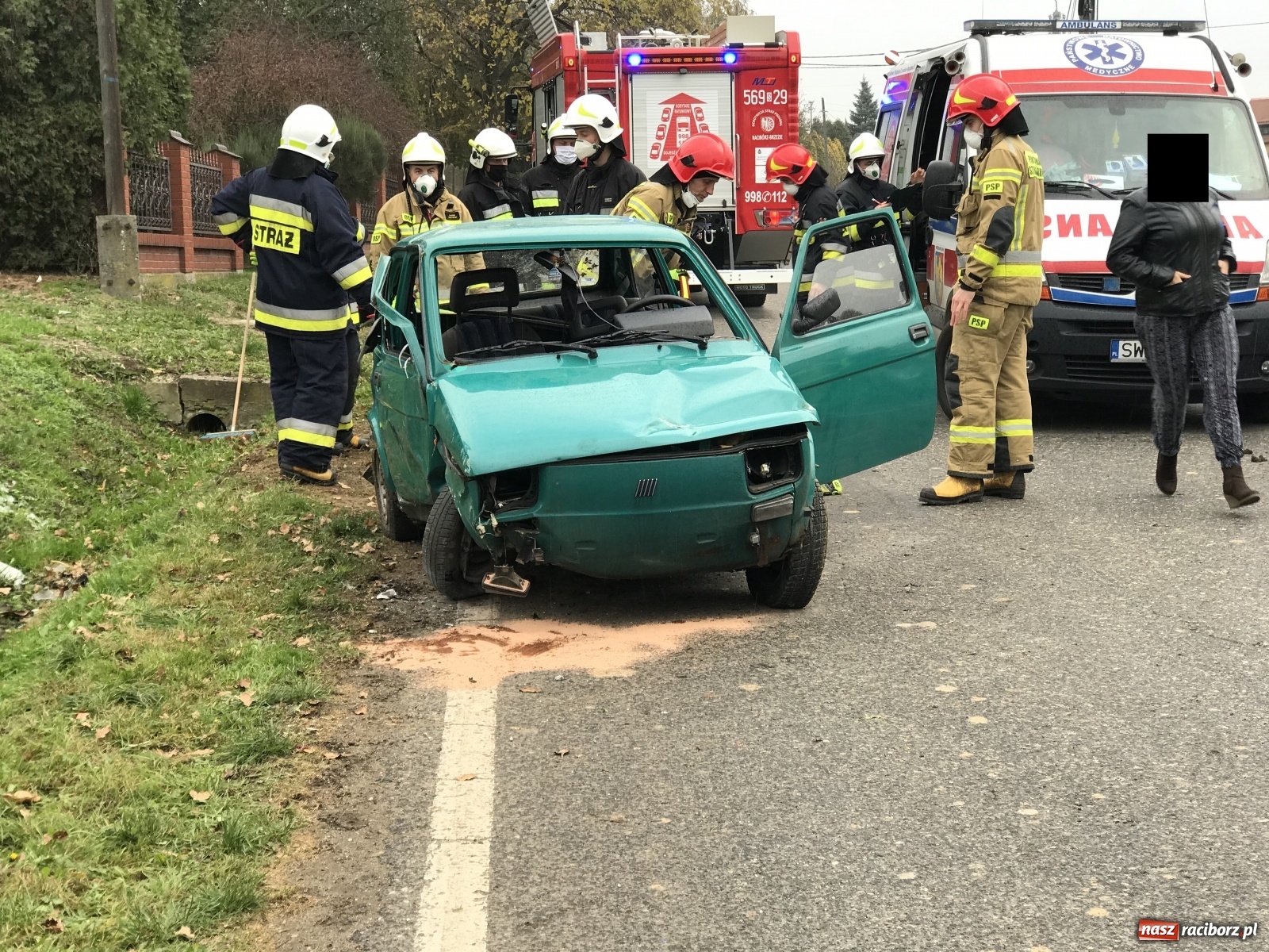 Zdjęcie w galerii na portalu naszraciborz.pl: Raport 998. Maluch wypadł z drogi w Pogrzebieniu wiadomości z regionu
