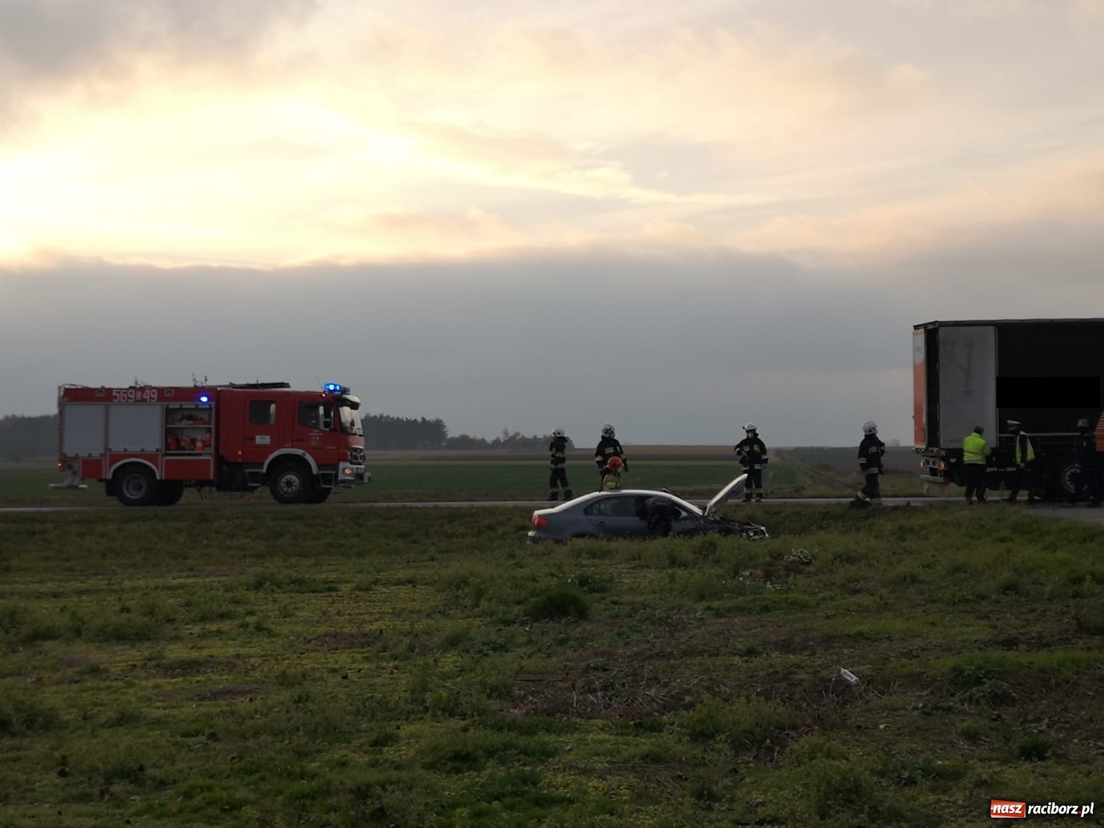 Zdjęcie w galerii na portalu naszraciborz.pl: Zaśnięcie za kierownicą przyczyną zdarzenia w Tworkowie wiadomości z regionu