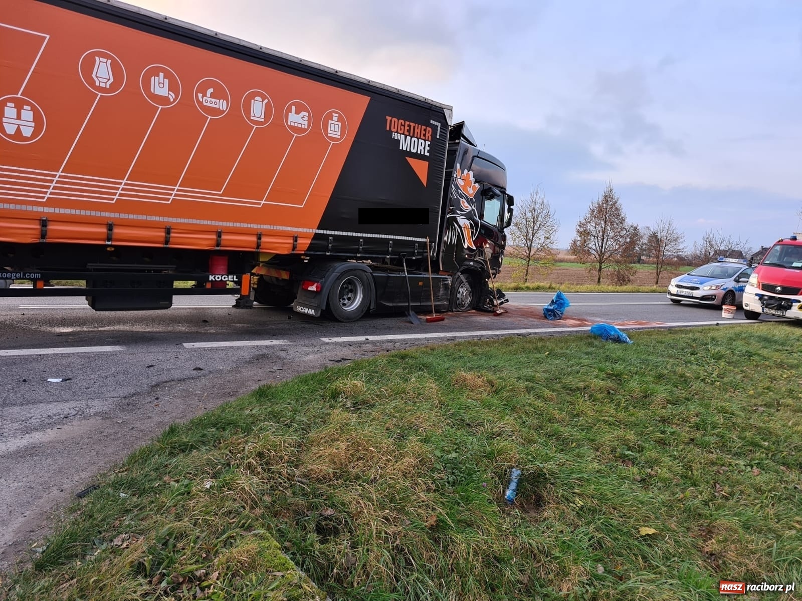 Zdjęcie w galerii na portalu naszraciborz.pl: Zaśnięcie za kierownicą przyczyną zdarzenia w Tworkowie wiadomości z regionu
