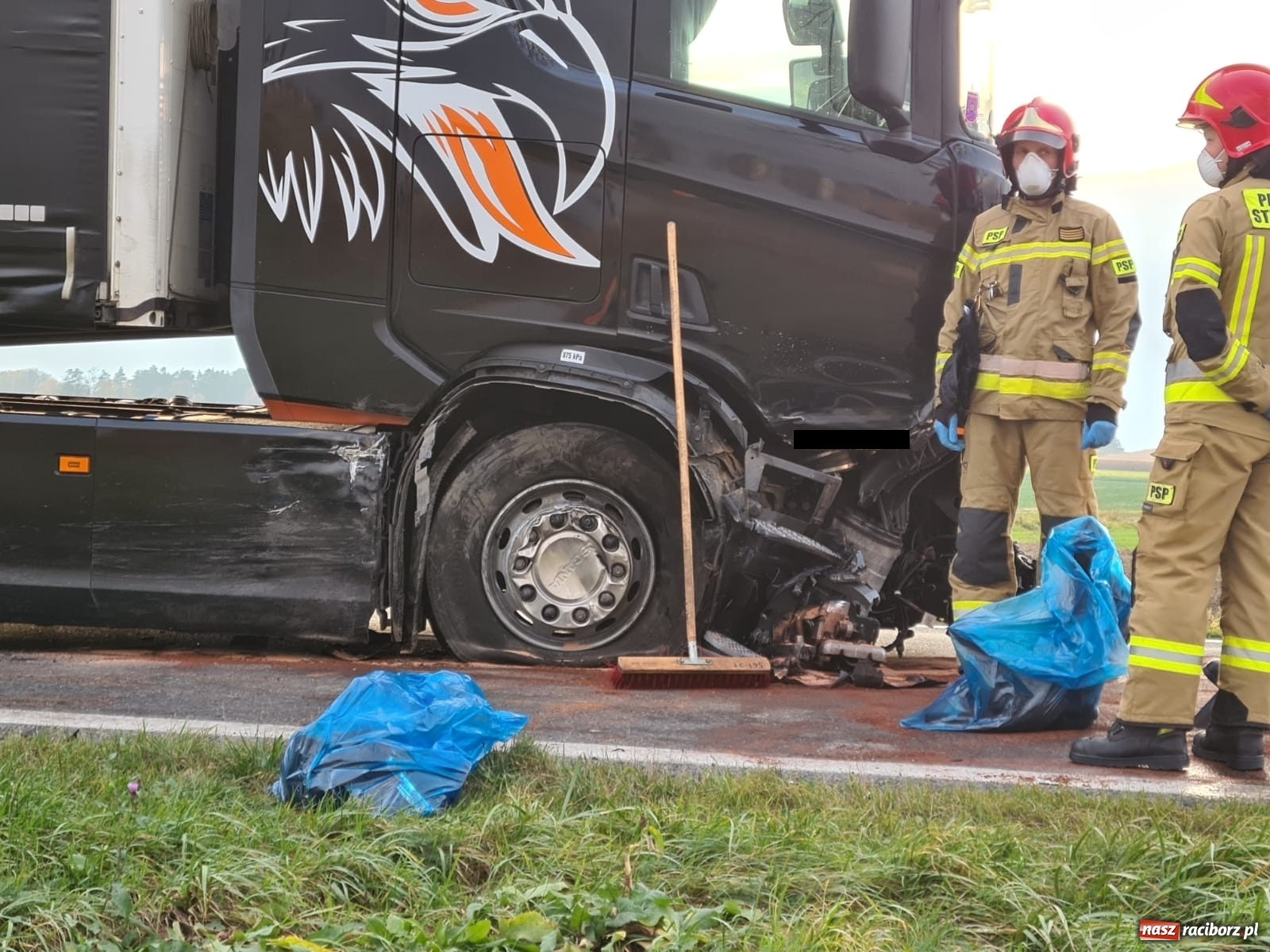 Zdjęcie w galerii na portalu naszraciborz.pl: Zaśnięcie za kierownicą przyczyną zdarzenia w Tworkowie wiadomości z regionu
