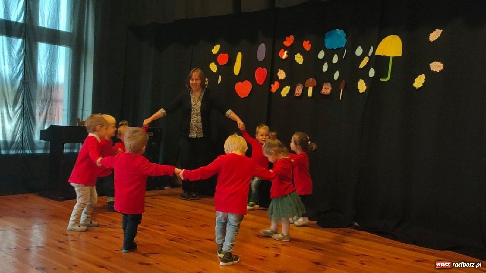 Zdjęcie w galerii na portalu naszraciborz.pl: Fikusie wspominają jesienne występy  wiadomości z regionu