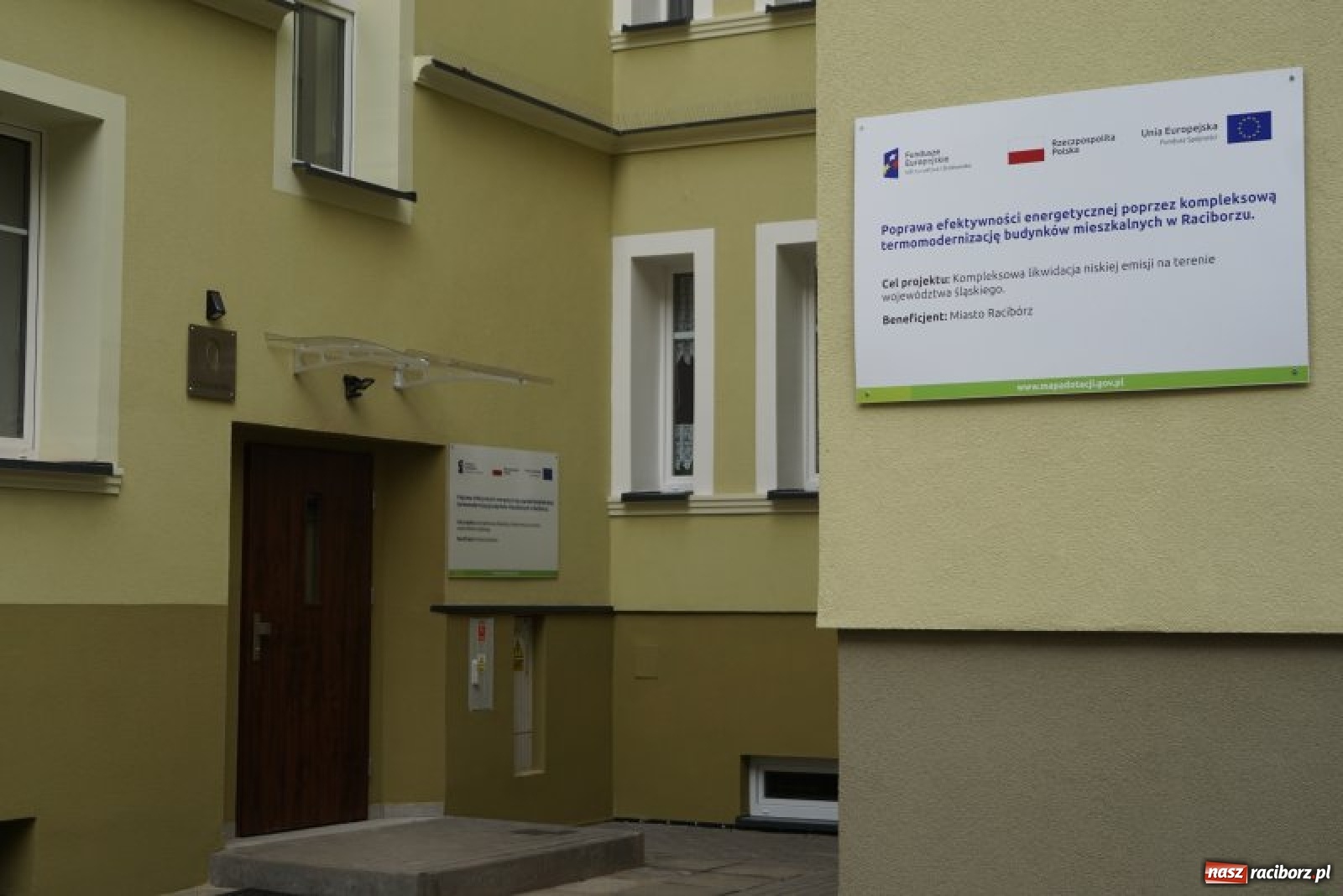 Zdjęcie w galerii na portalu naszraciborz.pl: Ulica Czekoladowa wypiękniała po termomodernizacji wiadomości z regionu