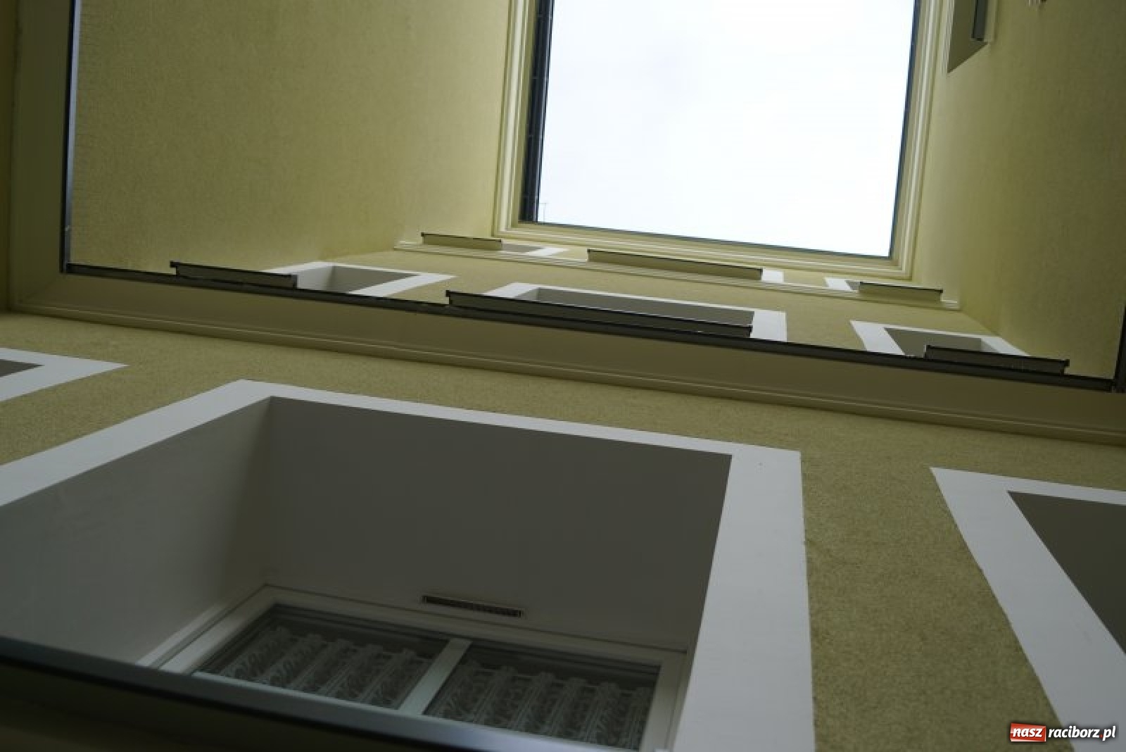 Zdjęcie w galerii na portalu naszraciborz.pl: Ulica Czekoladowa wypiękniała po termomodernizacji wiadomości z regionu