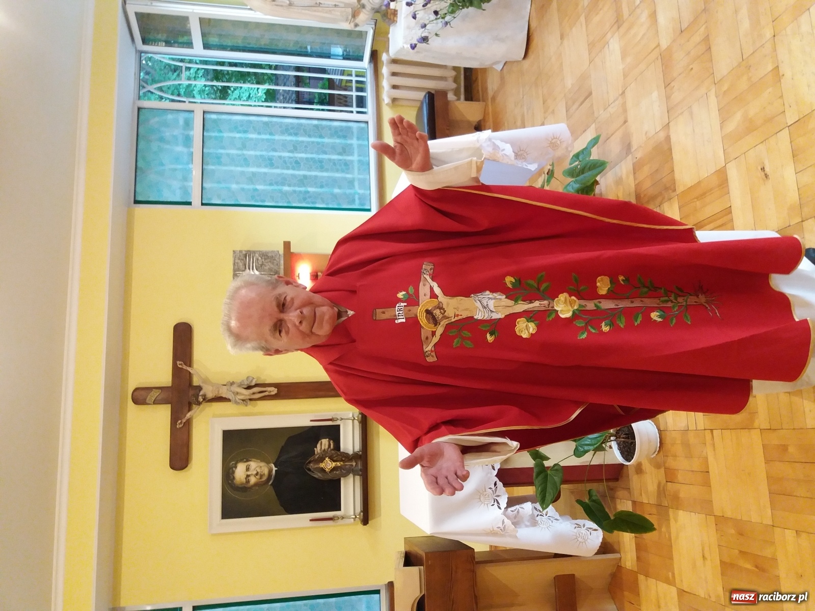 Zdjęcie w galerii na portalu naszraciborz.pl: Ostatnia droga księdza kanonika Joachima Jasity, byłego proboszcza z Pogrzebienia  wiadomości z regionu