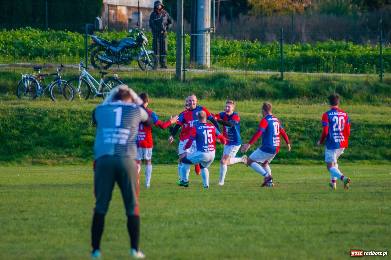 Zdjęcie w galerii na portalu naszraciborz.pl: Wystarczyło kilka minut. Szola katem Brzezia [FOTO i WIDEO] wiadomości z regionu