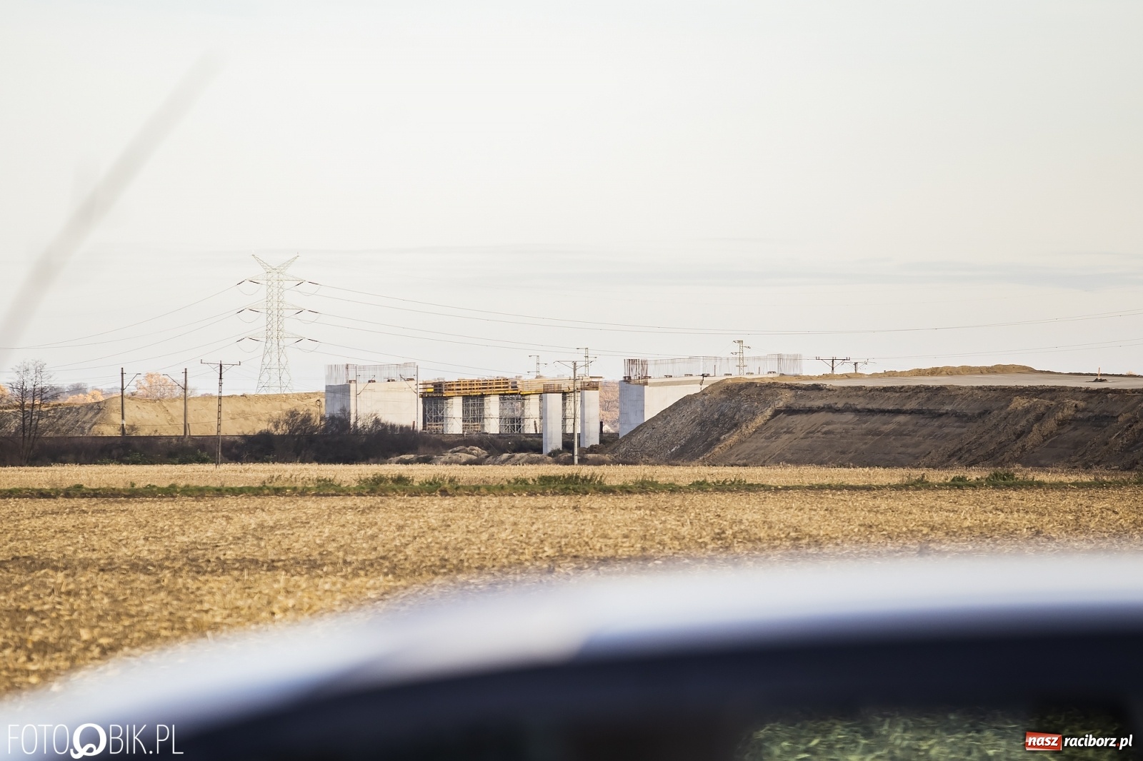 Zdjęcie w galerii na portalu naszraciborz.pl: Nowy most w Raciborzu gotowy. Betonowanie ósmego przęsła zakończone! wiadomości z regionu