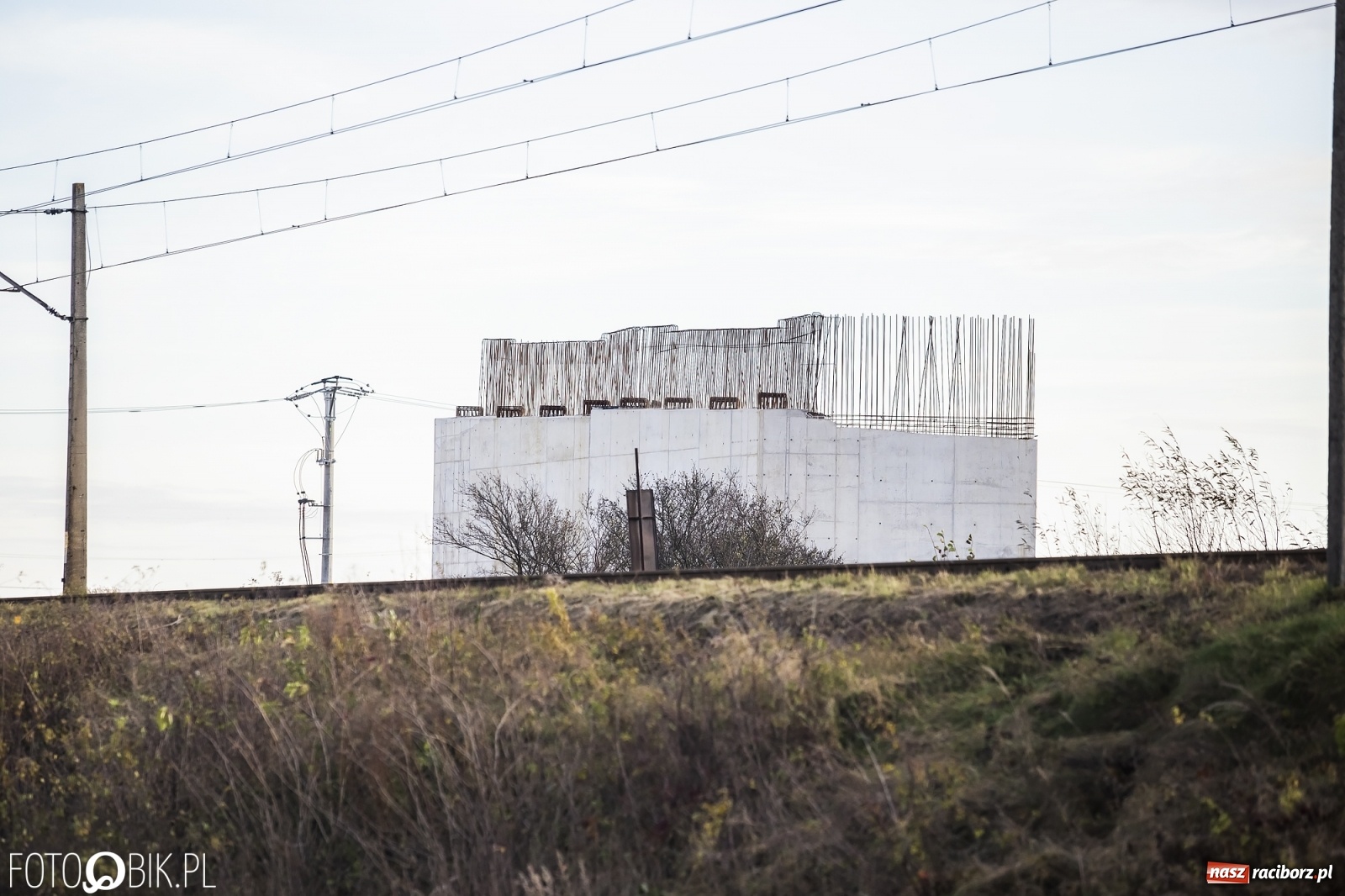 Zdjęcie w galerii na portalu naszraciborz.pl: Nowy most w Raciborzu gotowy. Betonowanie ósmego przęsła zakończone! wiadomości z regionu