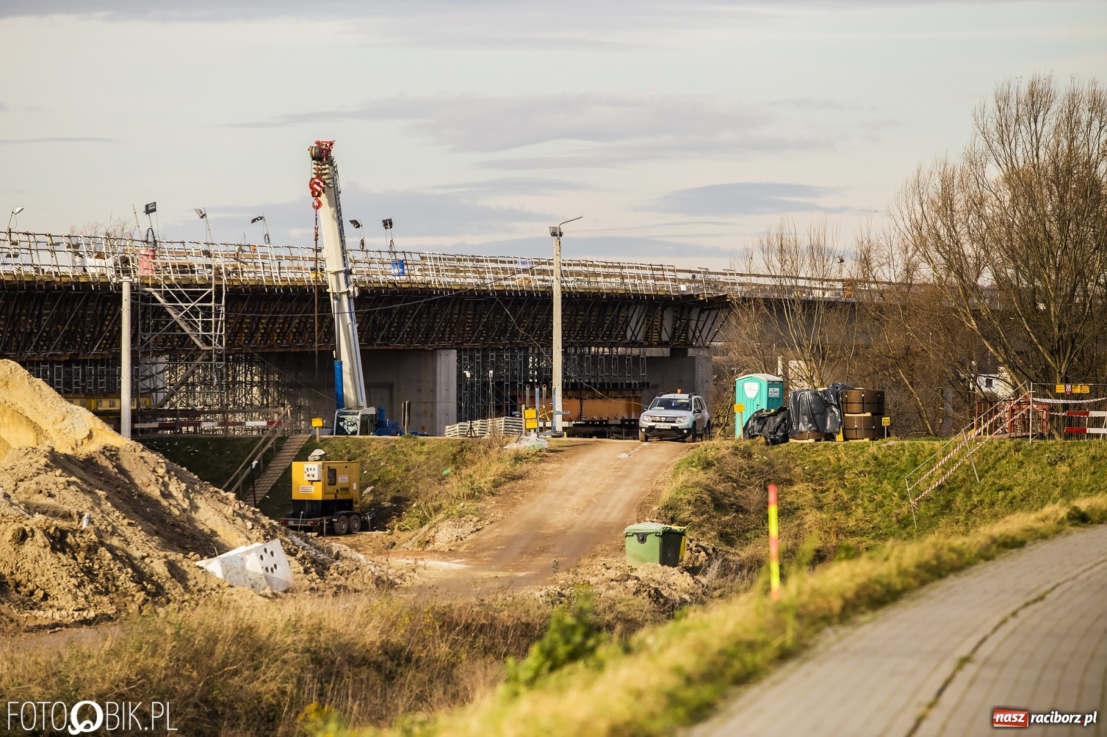 Zdjęcie w galerii na portalu naszraciborz.pl: Nowy most w Raciborzu gotowy. Betonowanie ósmego przęsła zakończone! wiadomości z regionu