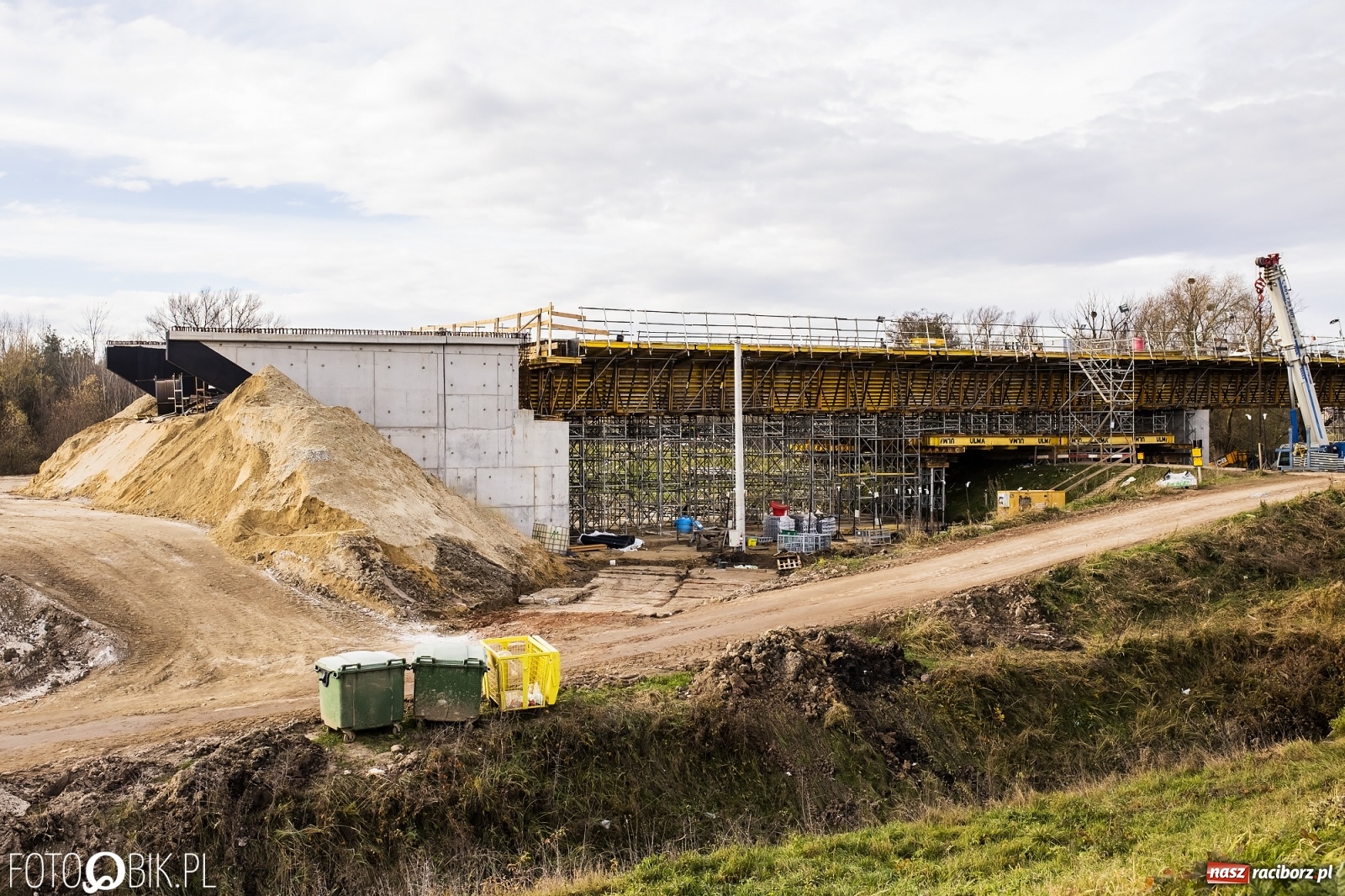 Zdjęcie w galerii na portalu naszraciborz.pl: Nowy most w Raciborzu gotowy. Betonowanie ósmego przęsła zakończone! wiadomości z regionu