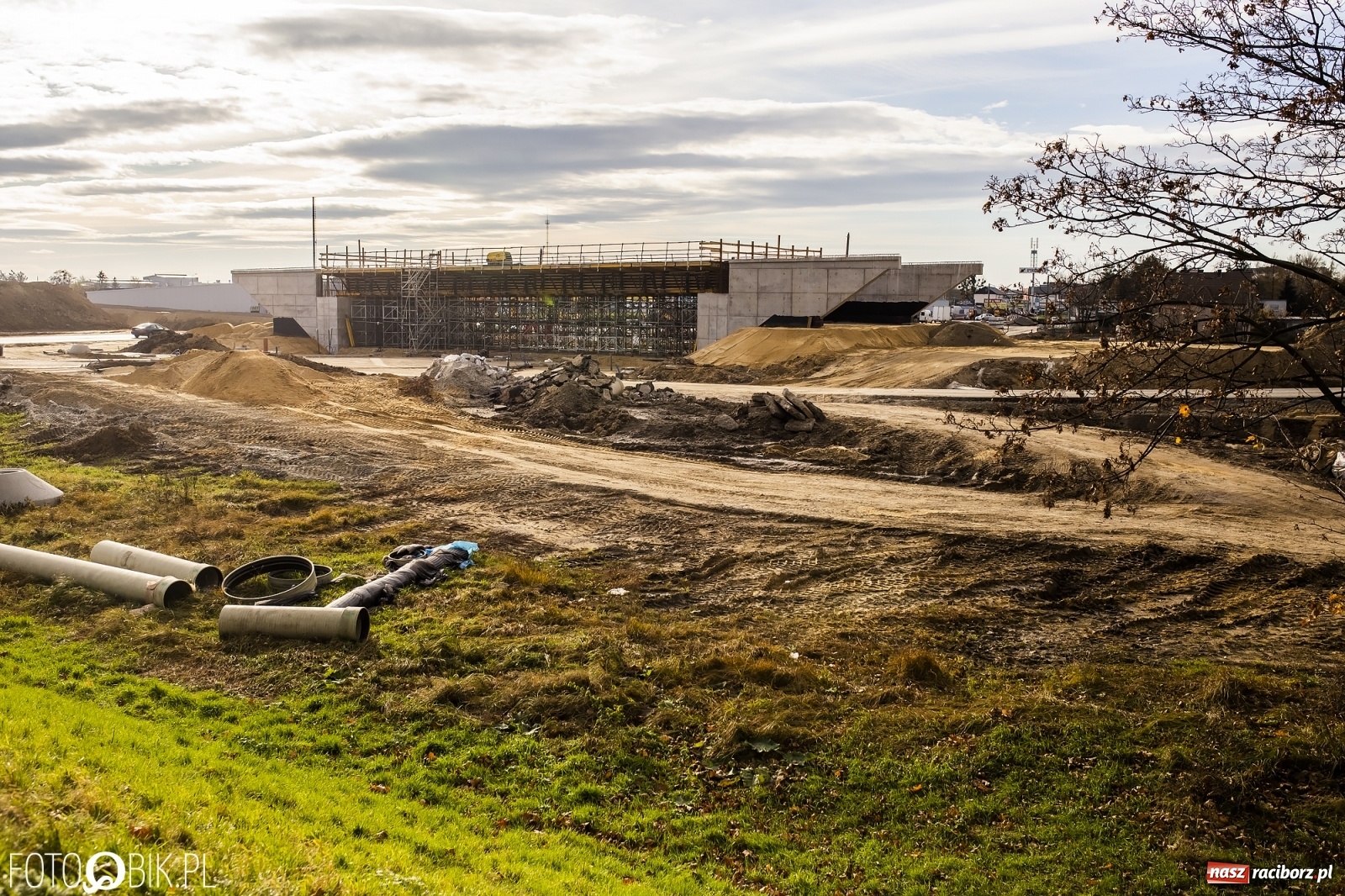 Zdjęcie w galerii na portalu naszraciborz.pl: Nowy most w Raciborzu gotowy. Betonowanie ósmego przęsła zakończone! wiadomości z regionu