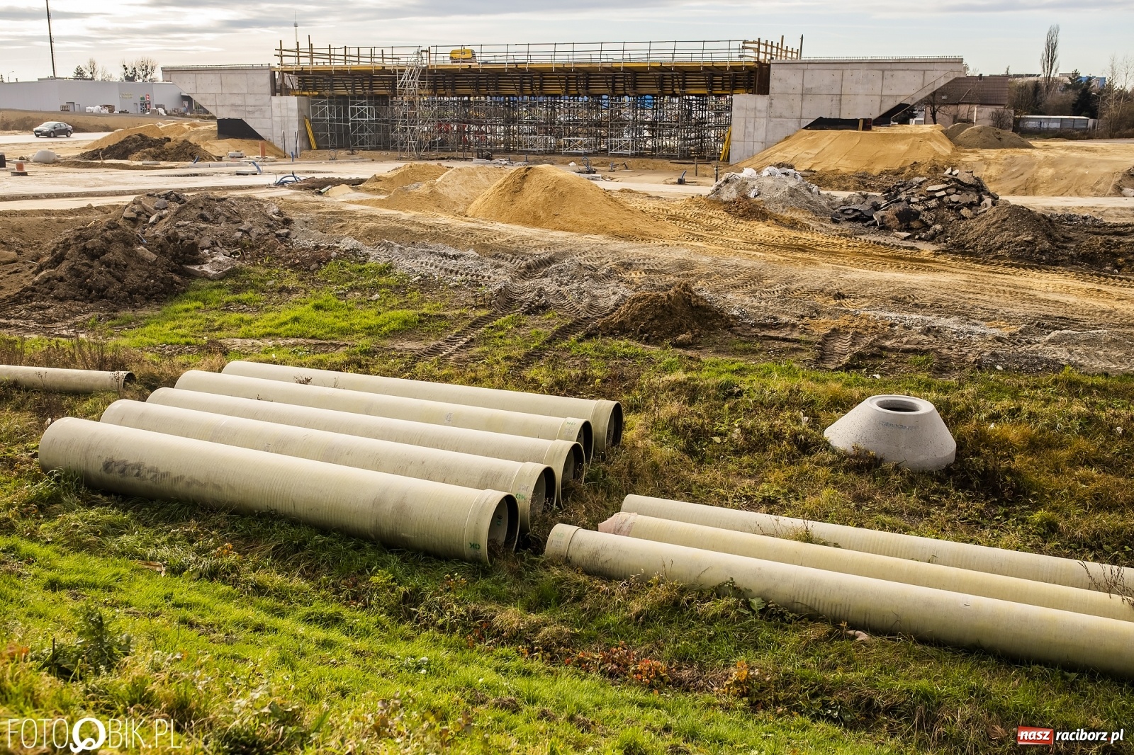 Zdjęcie w galerii na portalu naszraciborz.pl: Nowy most w Raciborzu gotowy. Betonowanie ósmego przęsła zakończone! wiadomości z regionu