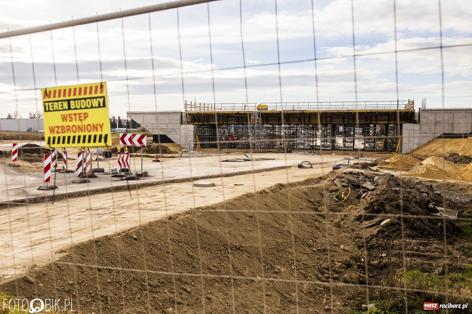 Zdjęcie w galerii na portalu naszraciborz.pl: Nowy most w Raciborzu gotowy. Betonowanie ósmego przęsła zakończone! wiadomości z regionu