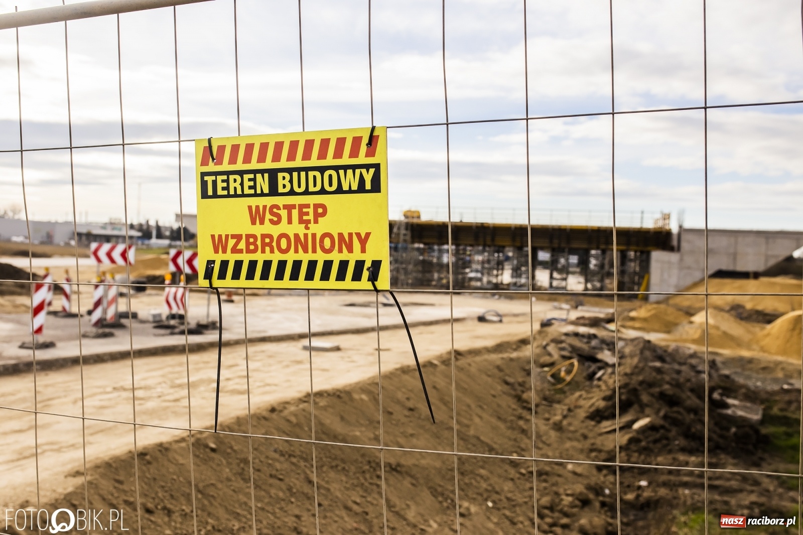 Zdjęcie w galerii na portalu naszraciborz.pl: Nowy most w Raciborzu gotowy. Betonowanie ósmego przęsła zakończone! wiadomości z regionu