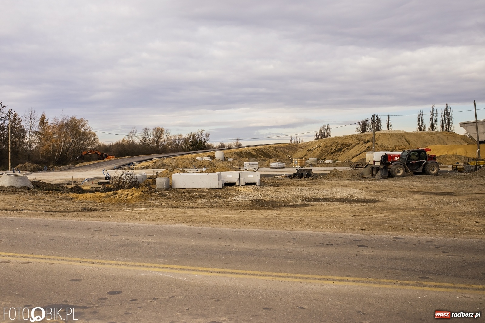 Zdjęcie w galerii na portalu naszraciborz.pl: Nowy most w Raciborzu gotowy. Betonowanie ósmego przęsła zakończone! wiadomości z regionu